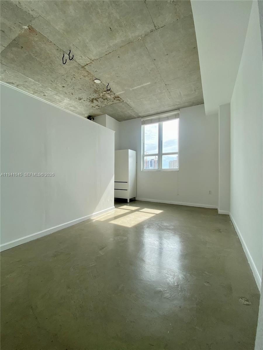 234 NE 3rd St #LPH05, Miami FL 33132
