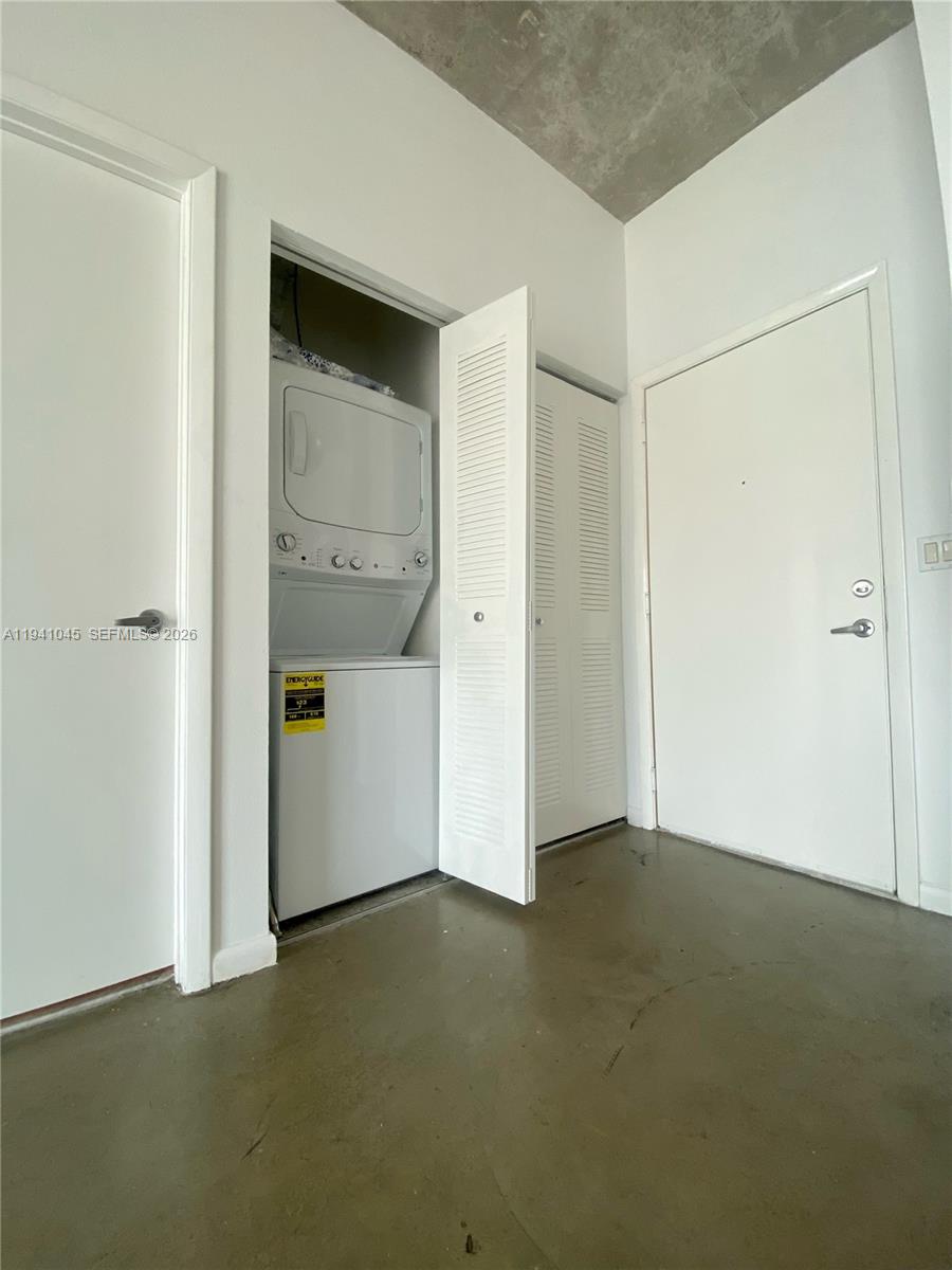 234 NE 3rd St #LPH05, Miami FL 33132
