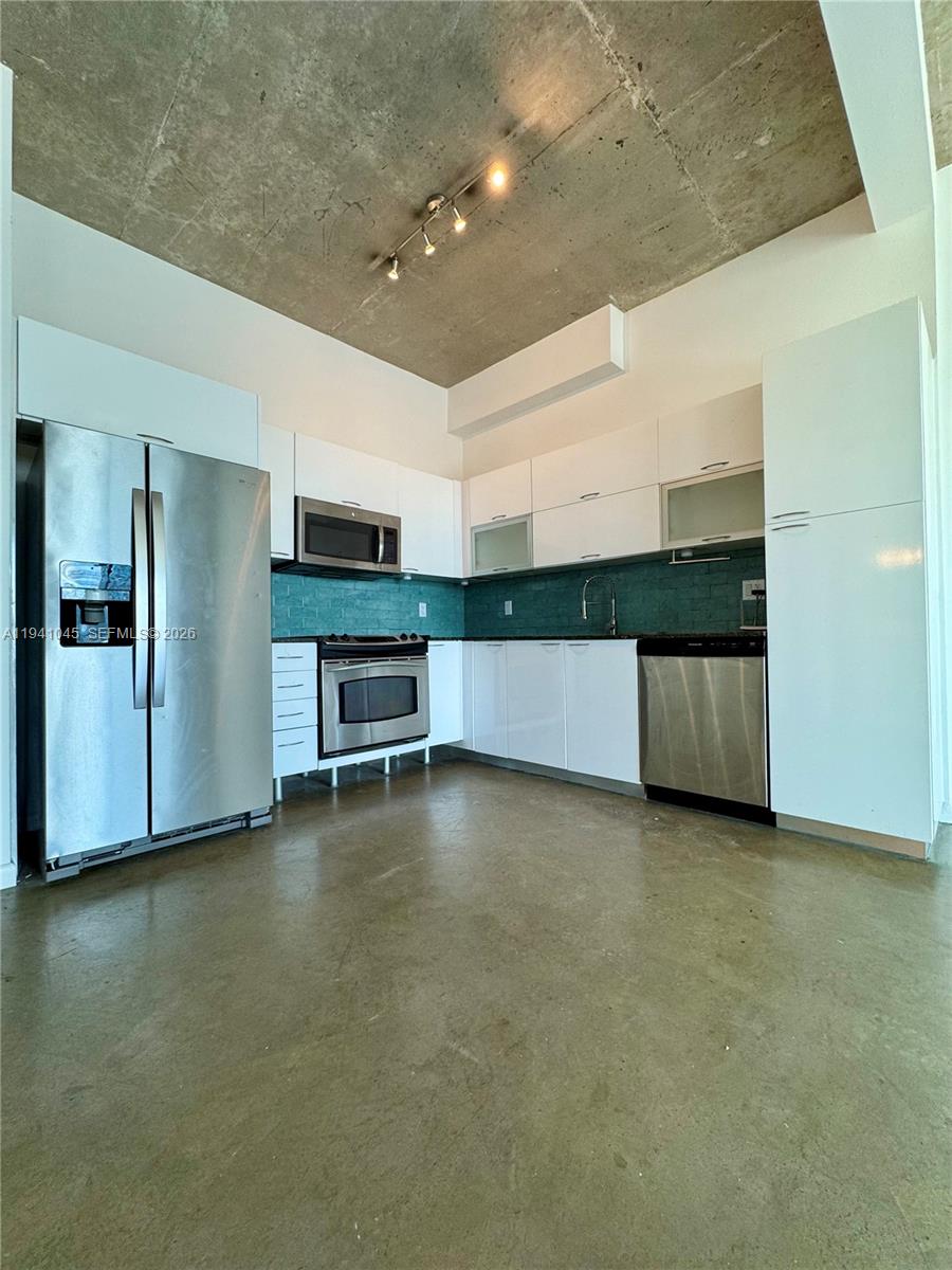 234 NE 3rd St #LPH05, Miami FL 33132