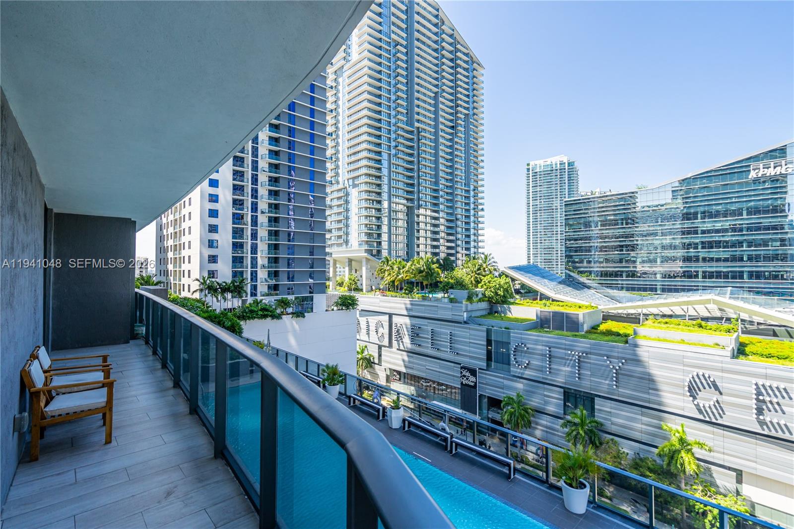 45 SW 9th St #1001, Miami FL 33130