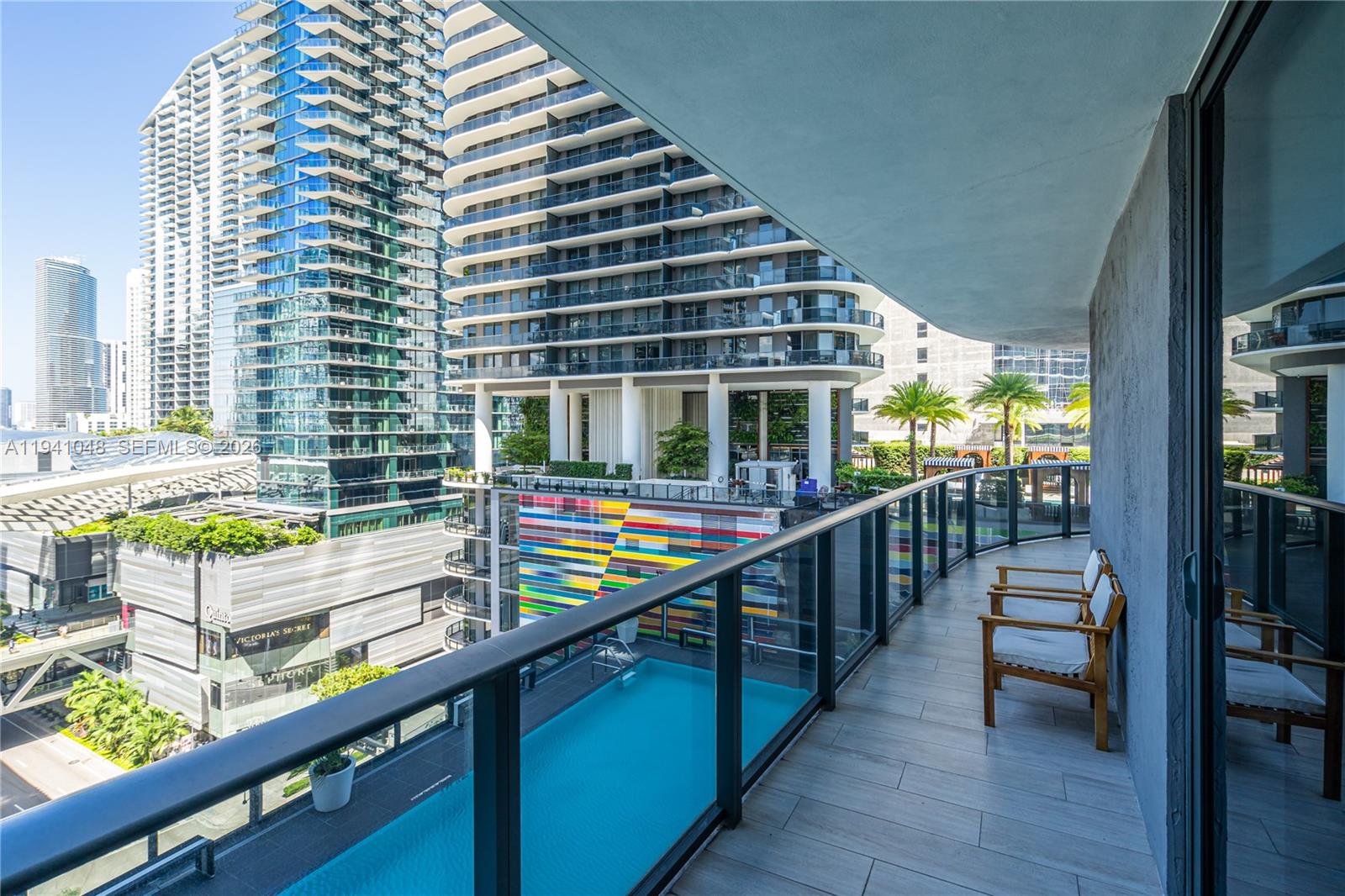 45 SW 9th St #1001, Miami FL 33130