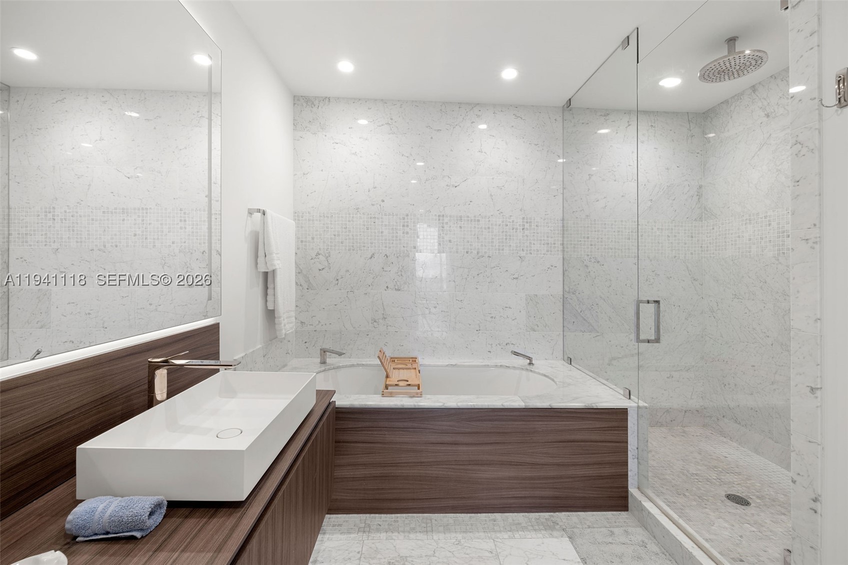 1000 Brickell Plz #PH5403, Miami FL 33131