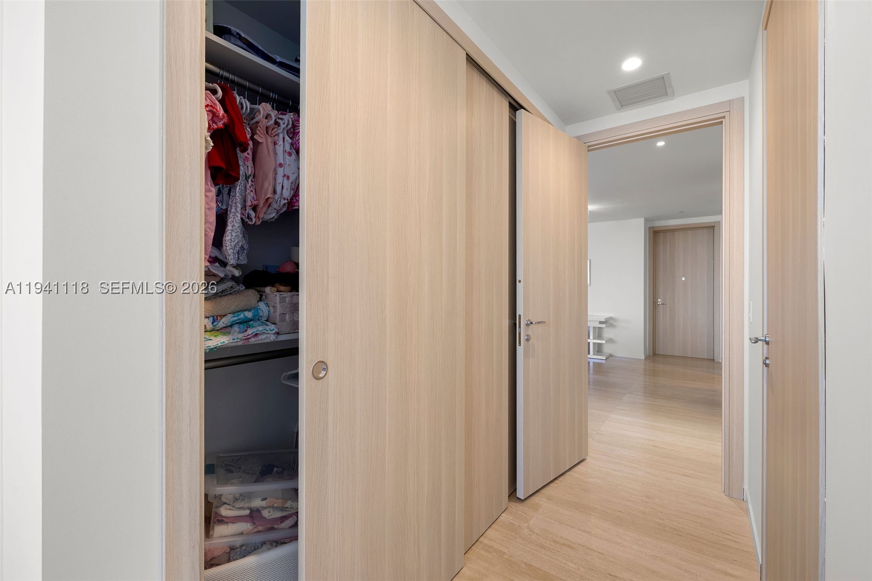 1000 Brickell Plz #PH5403, Miami FL 33131