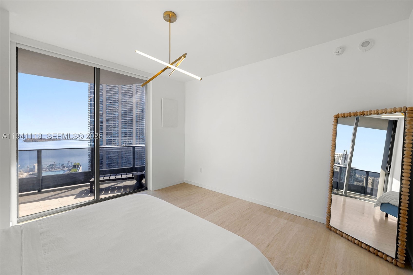 1000 Brickell Plz #PH5403, Miami FL 33131