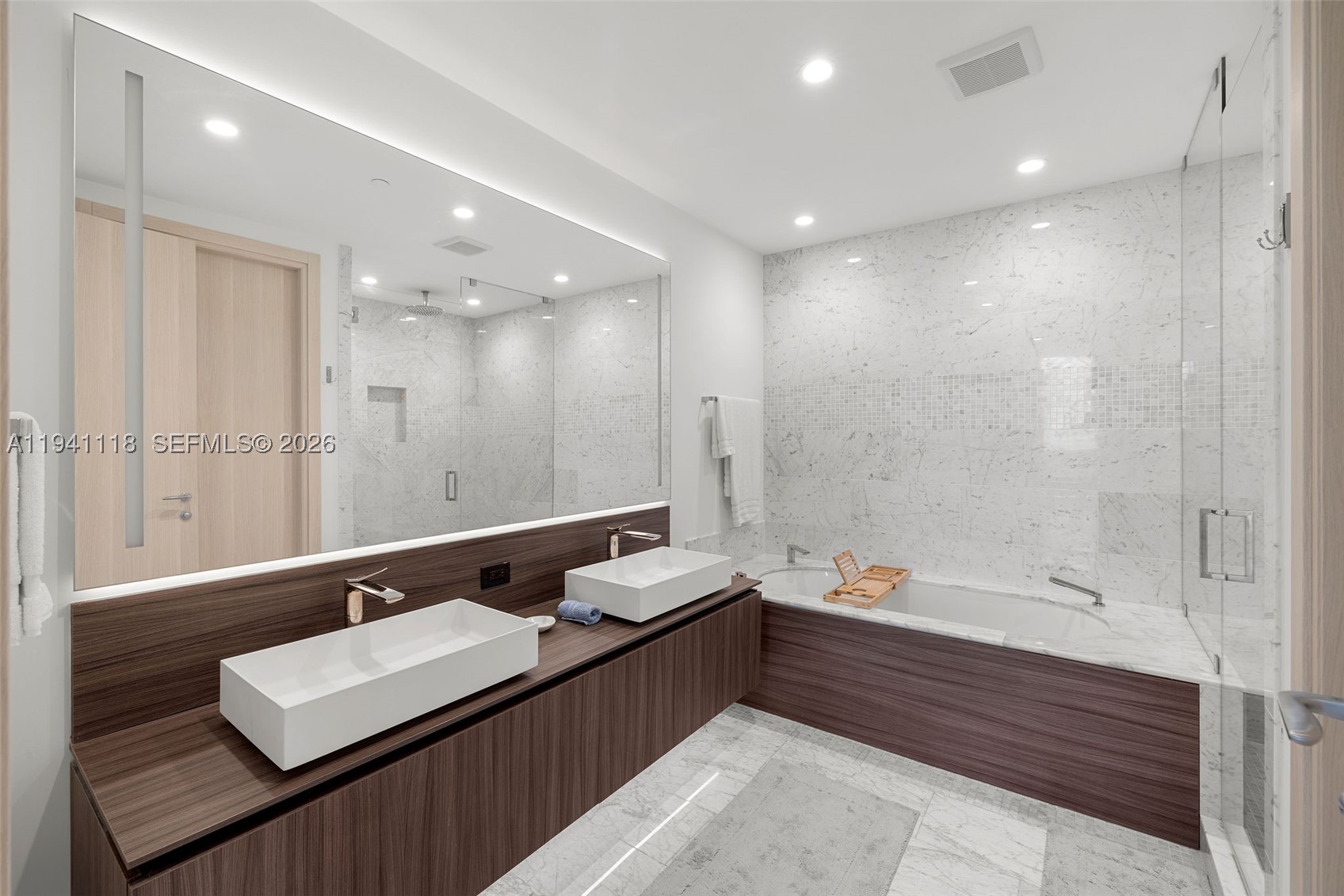 1000 Brickell Plz #PH5403, Miami FL 33131