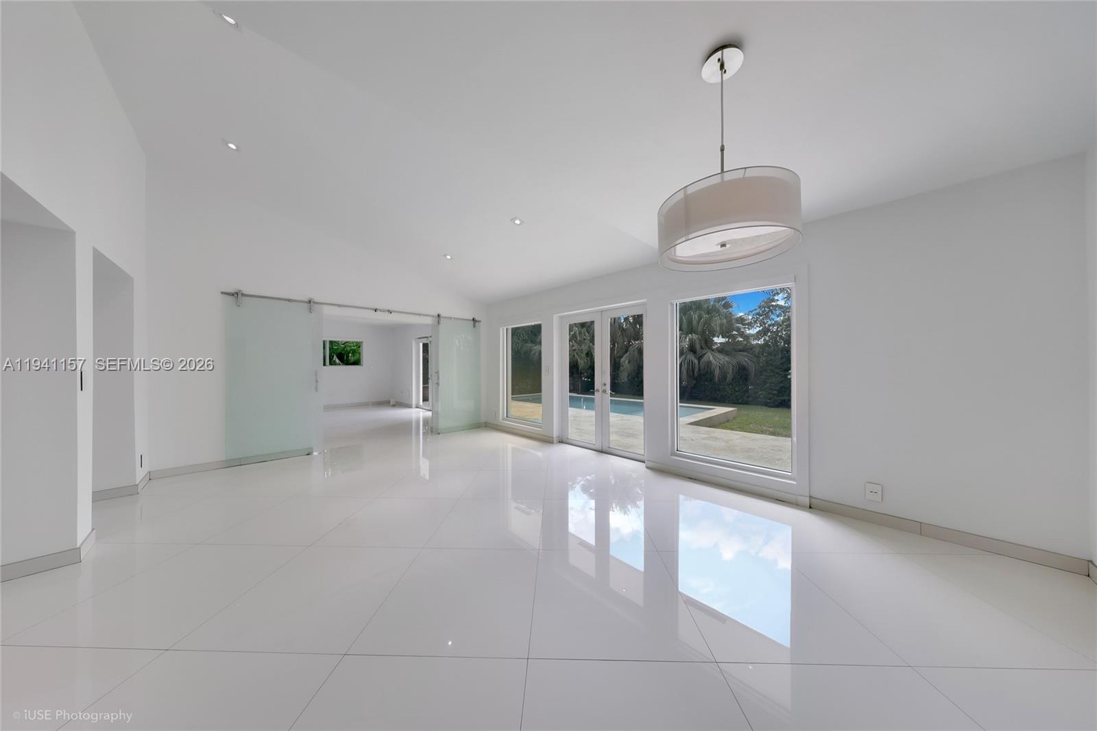 850 N Venetian Dr, Miami FL 33139