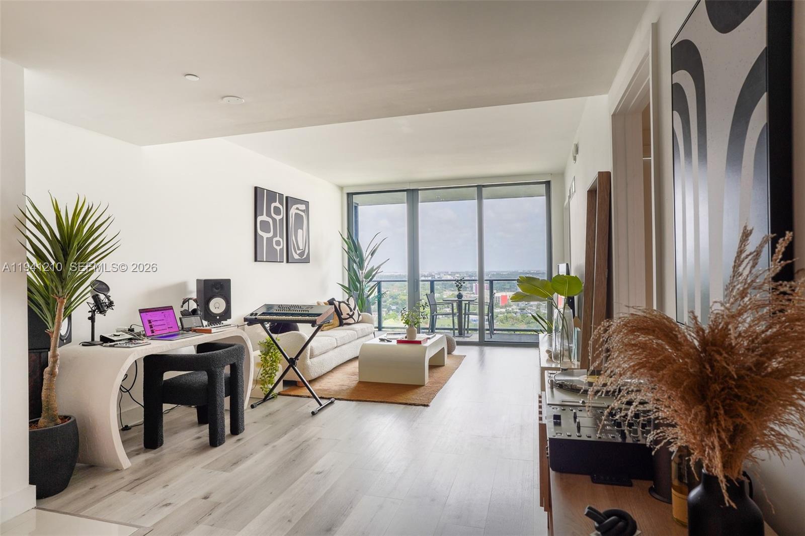 121 NE 34th St #2711, Miami FL 33137