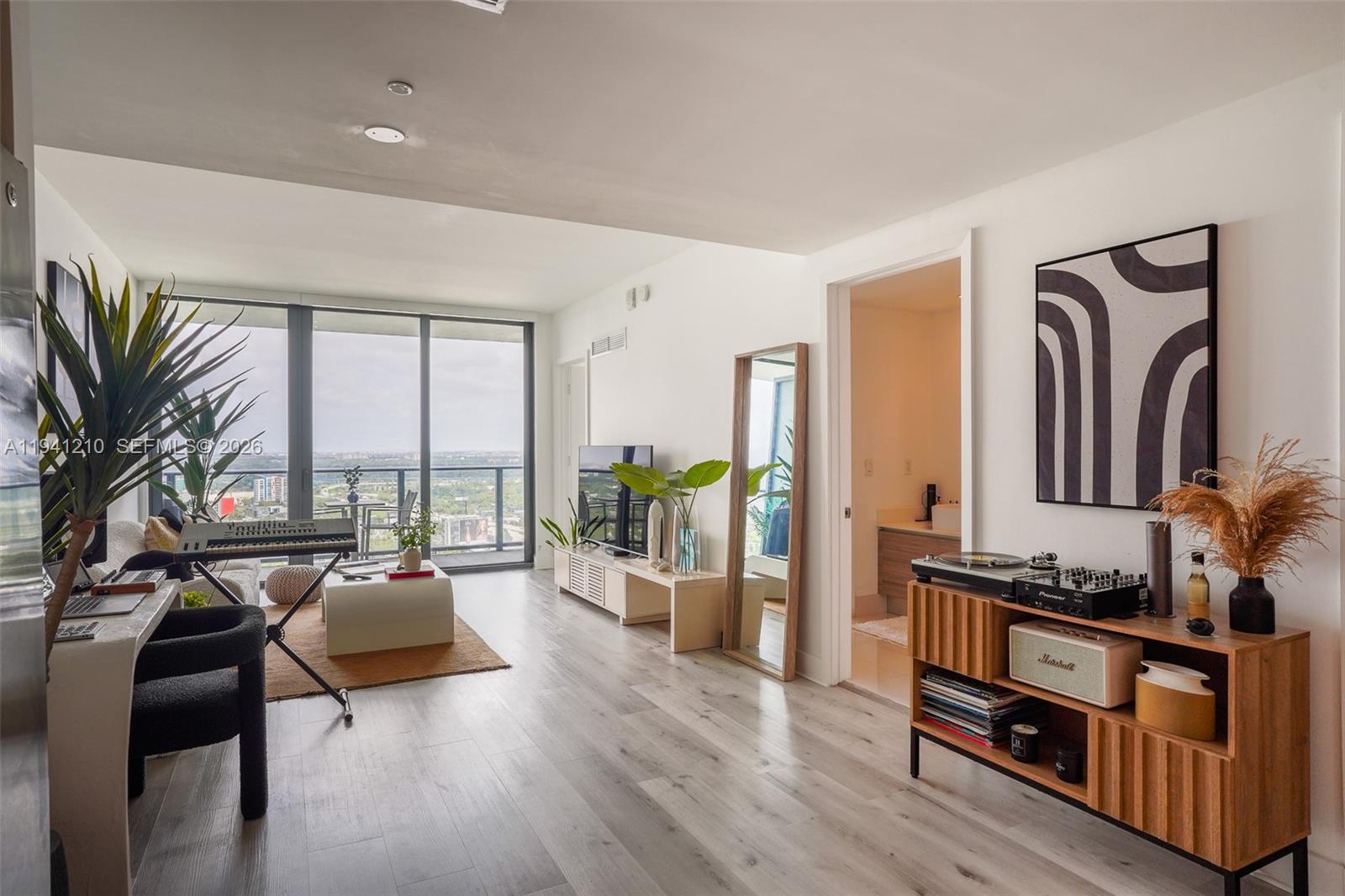 121 NE 34th St #2711, Miami FL 33137