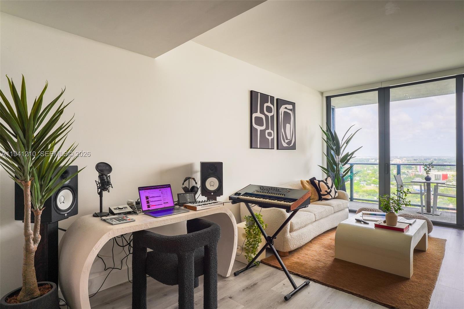 121 NE 34th St #2711, Miami FL 33137