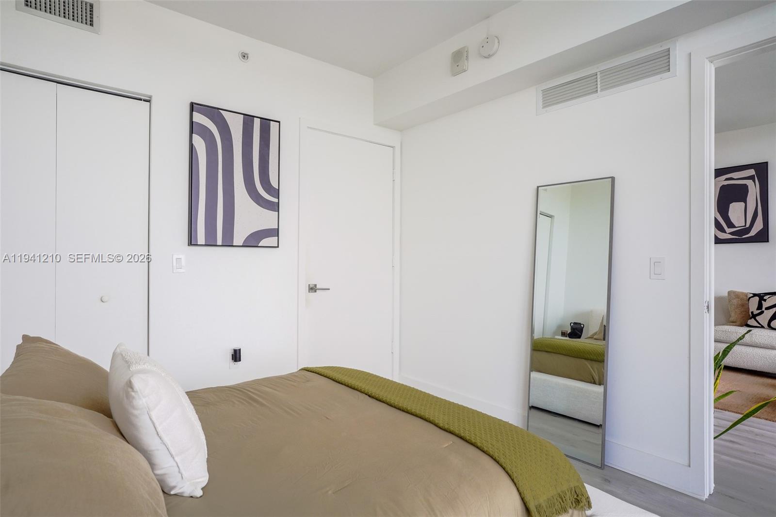 121 NE 34th St #2711, Miami FL 33137