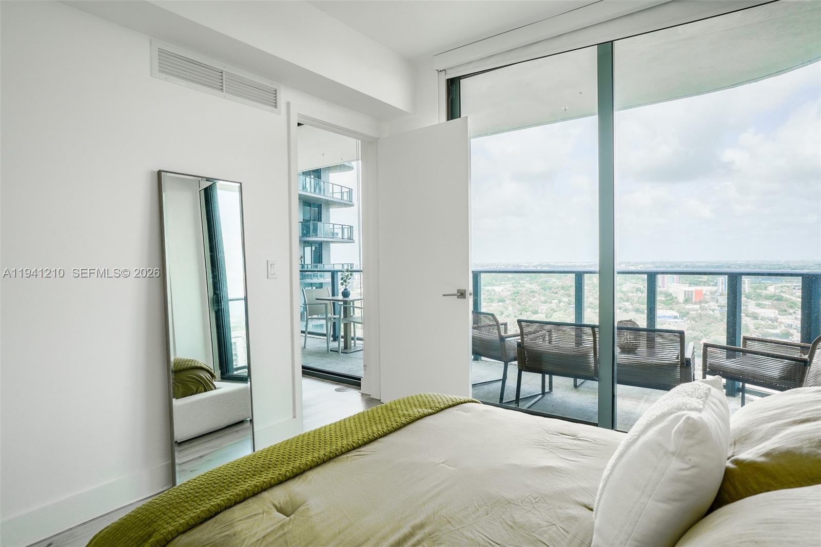 121 NE 34th St #2711, Miami FL 33137