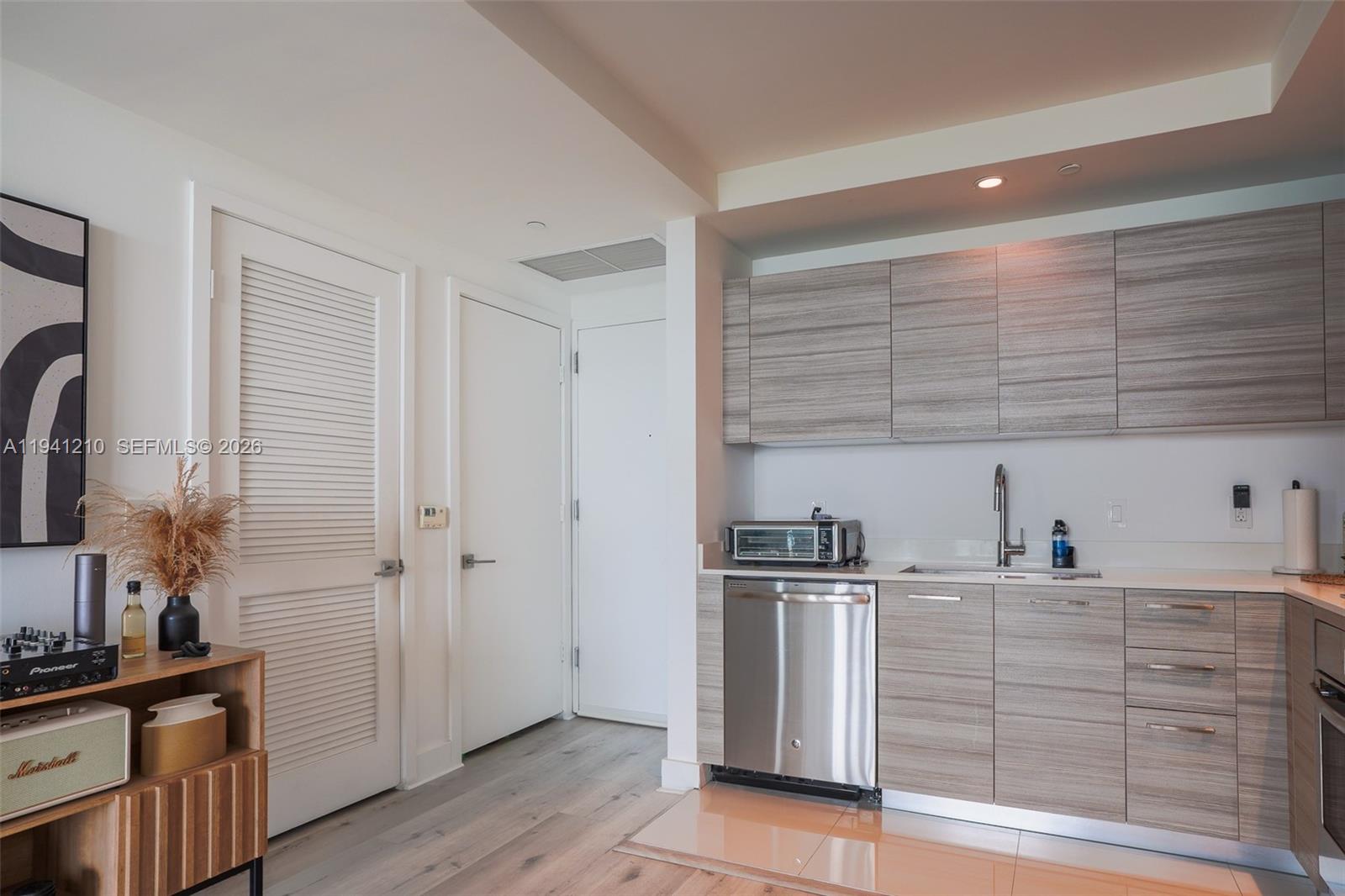 121 NE 34th St #2711, Miami FL 33137
