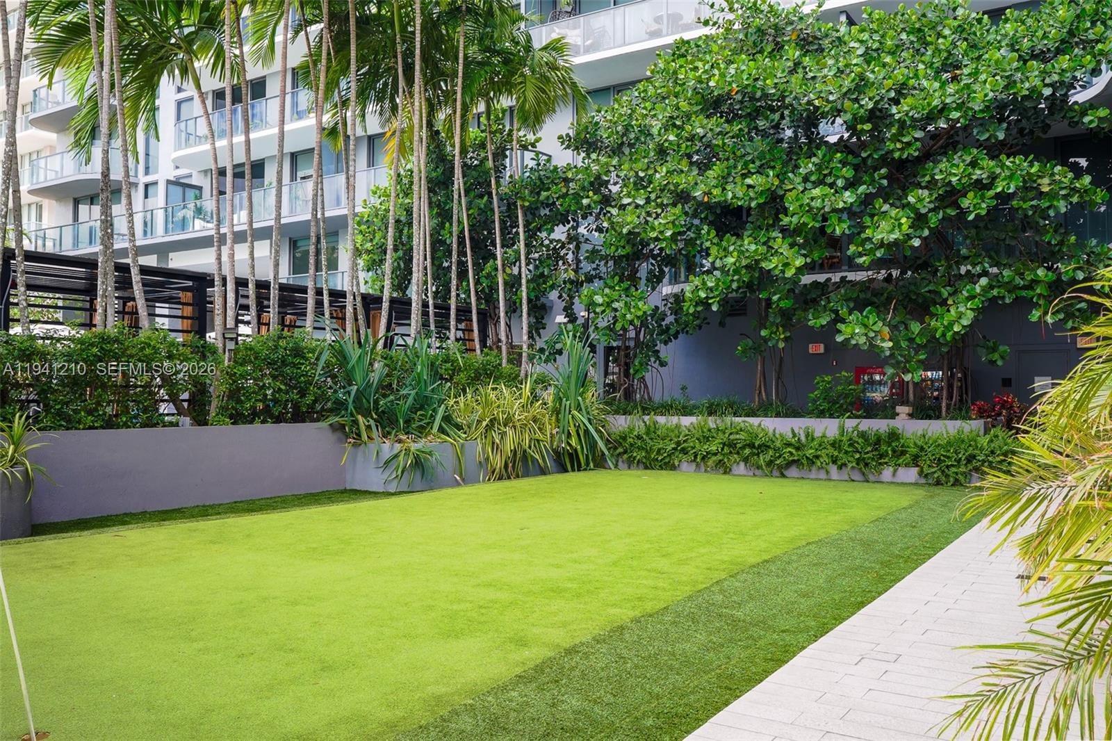 121 NE 34th St #2711, Miami FL 33137