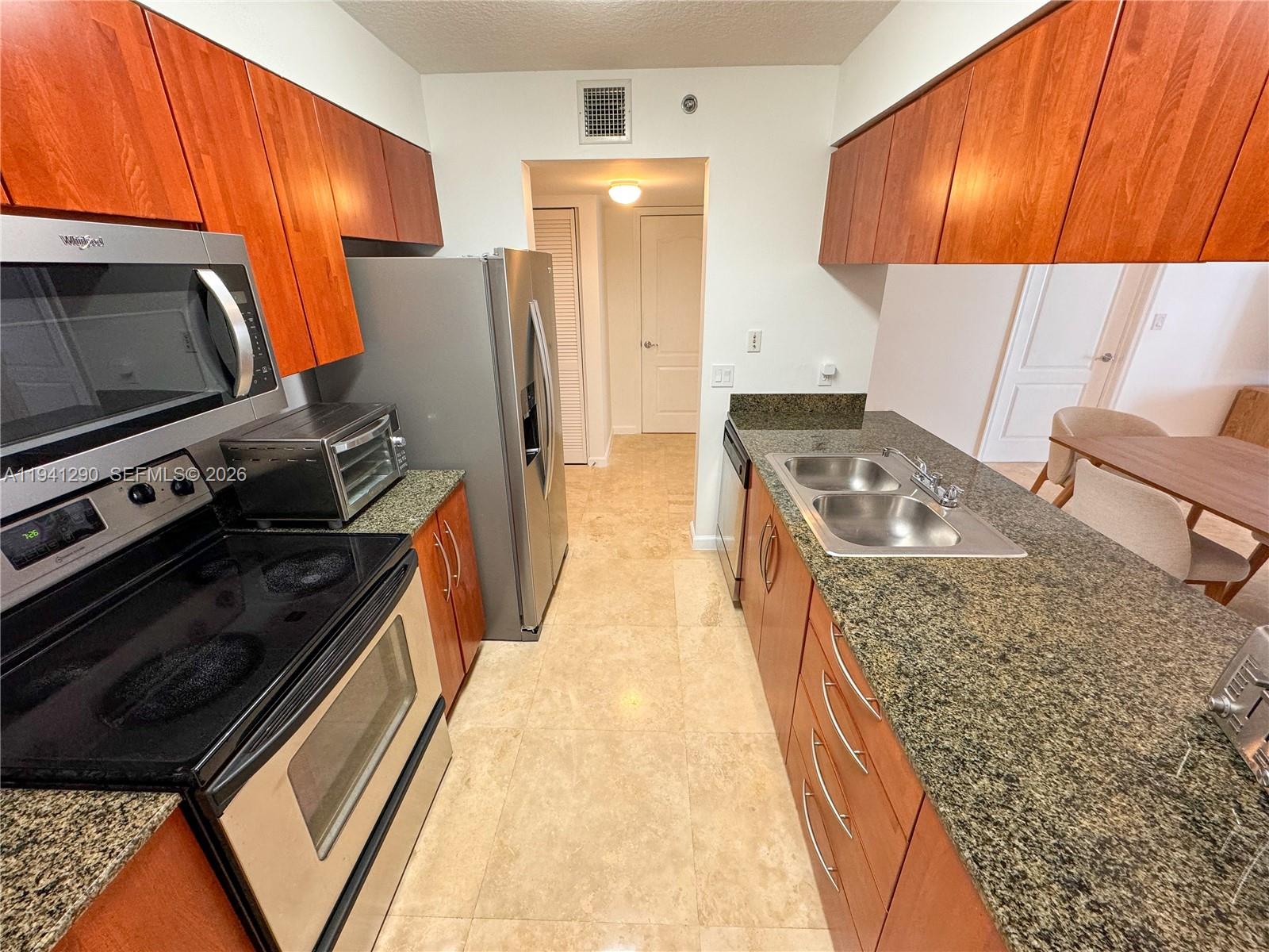 1200 Brickell Bay Dr #1708, Miami FL 33131