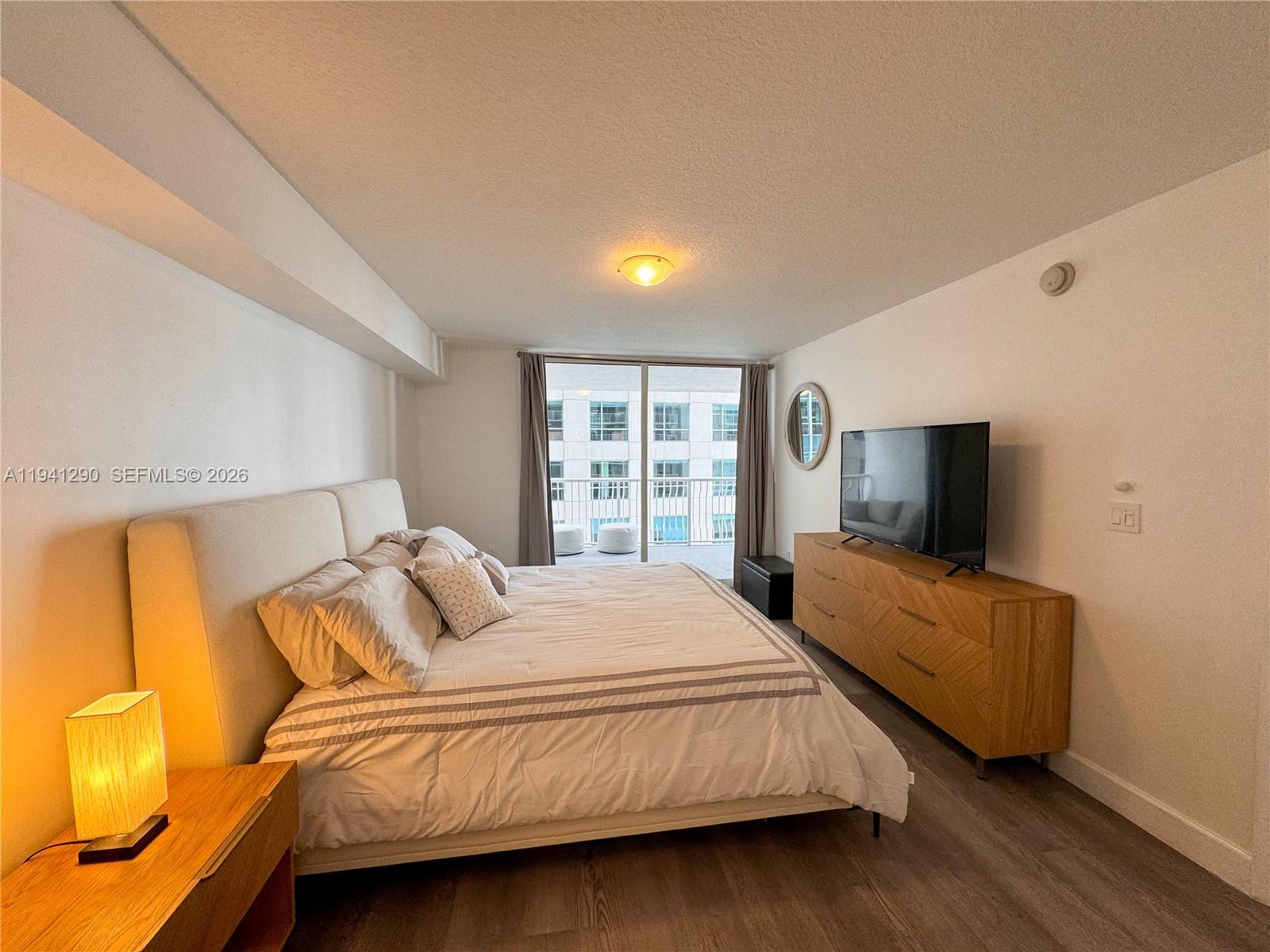 1200 Brickell Bay Dr #1708, Miami FL 33131