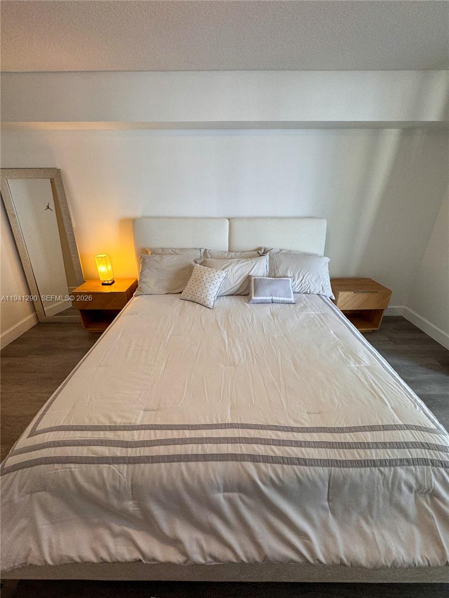 1200 Brickell Bay Dr #1708, Miami FL 33131