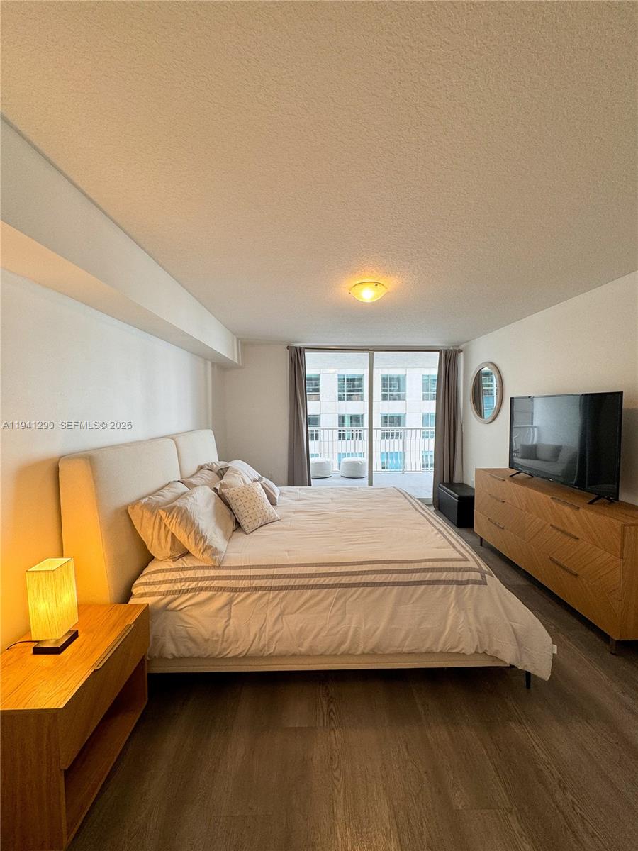 1200 Brickell Bay Dr #1708, Miami FL 33131