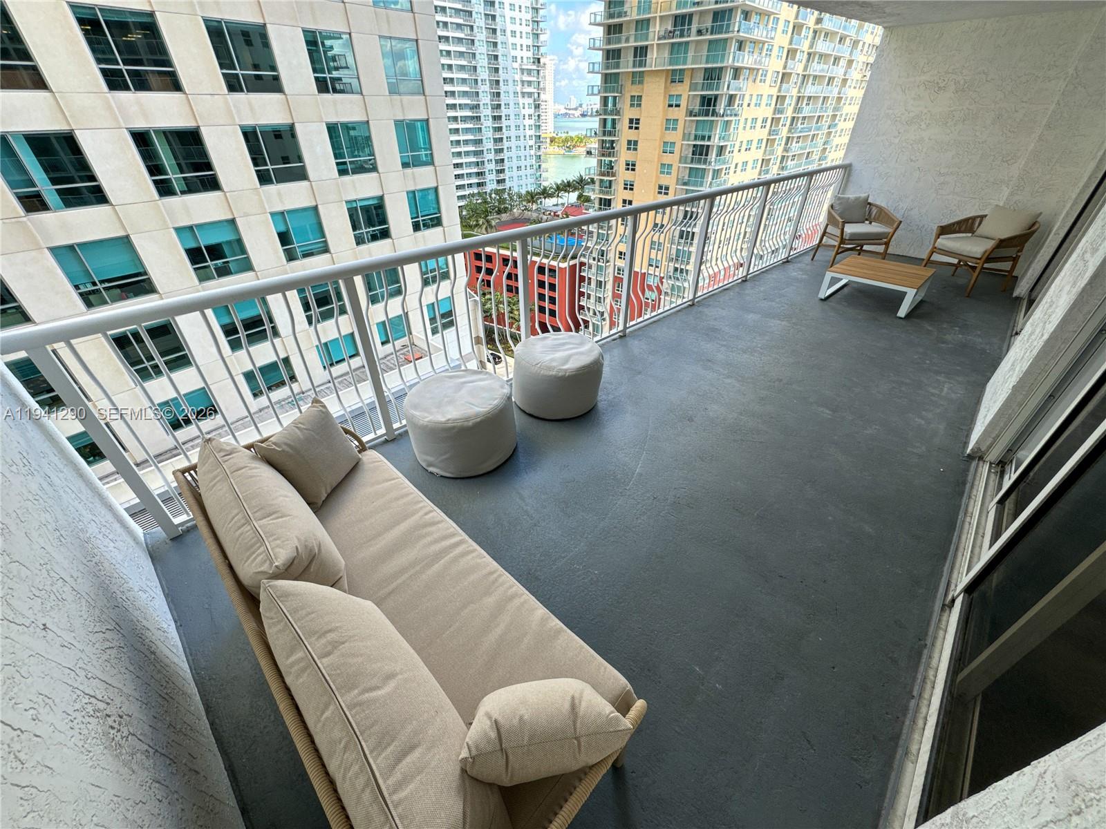 1200 Brickell Bay Dr #1708, Miami FL 33131