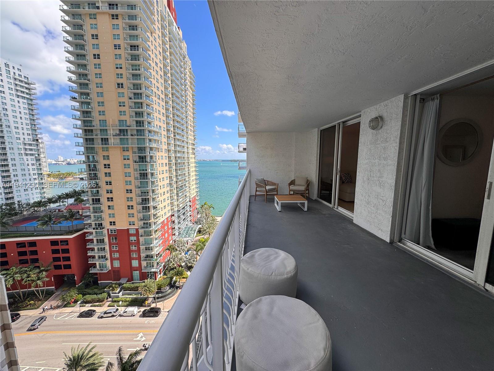 1200 Brickell Bay Dr #1708, Miami FL 33131
