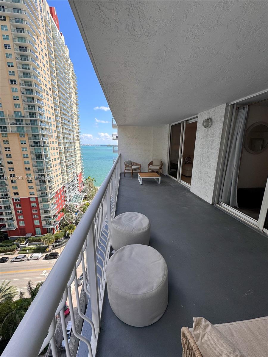 1200 Brickell Bay Dr #1708, Miami FL 33131