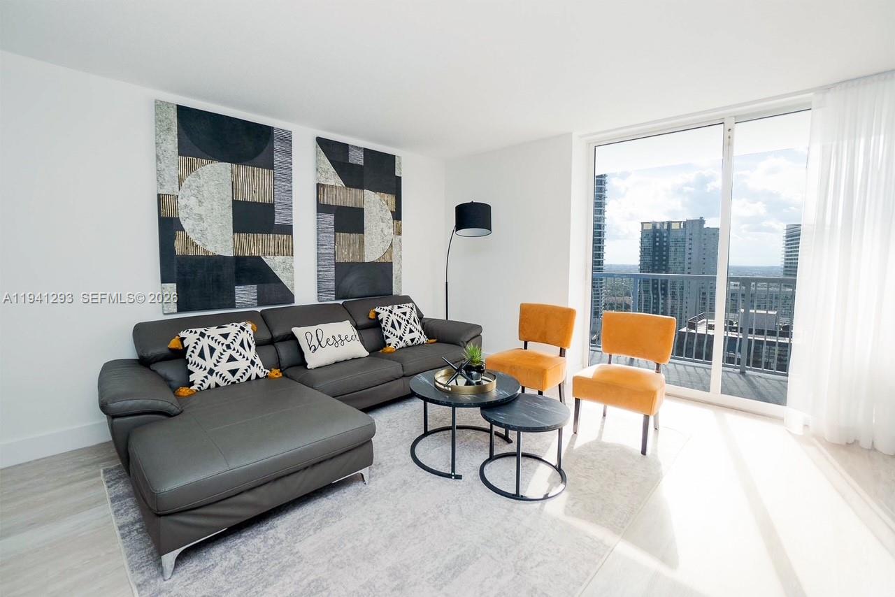 1200 Brickell Bay Dr #3524, Miami FL 33131