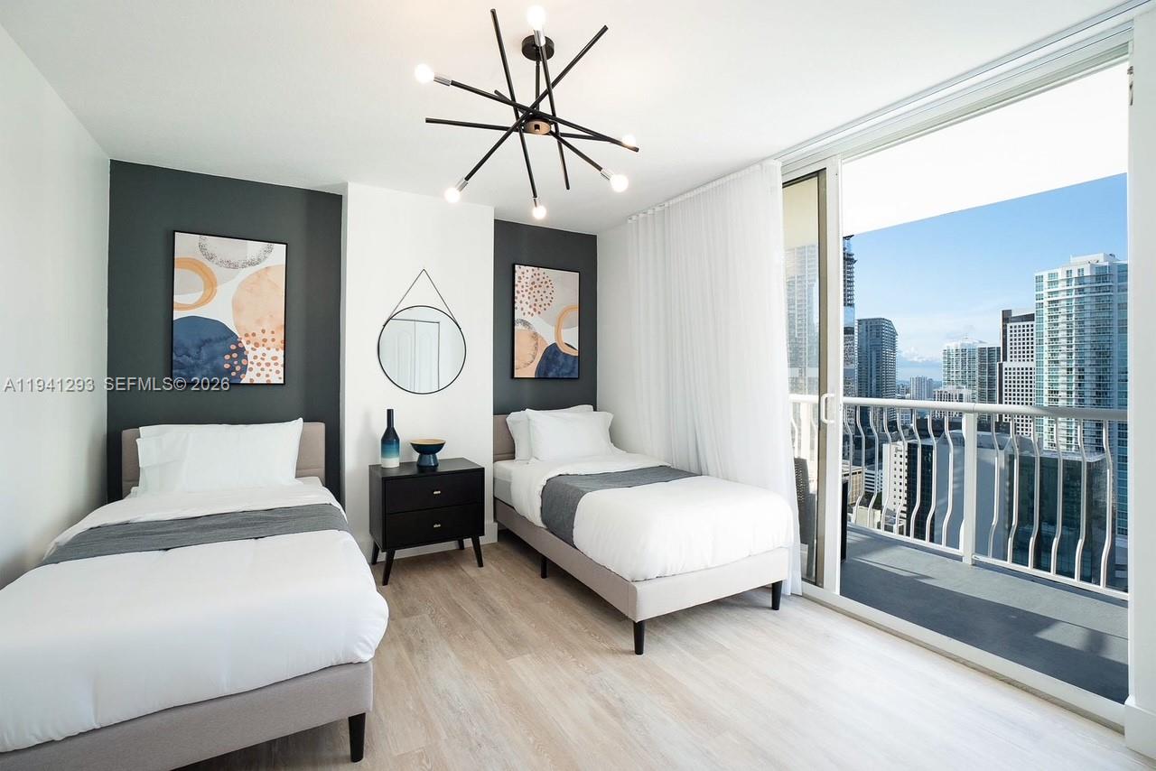 1200 Brickell Bay Dr #3524, Miami FL 33131