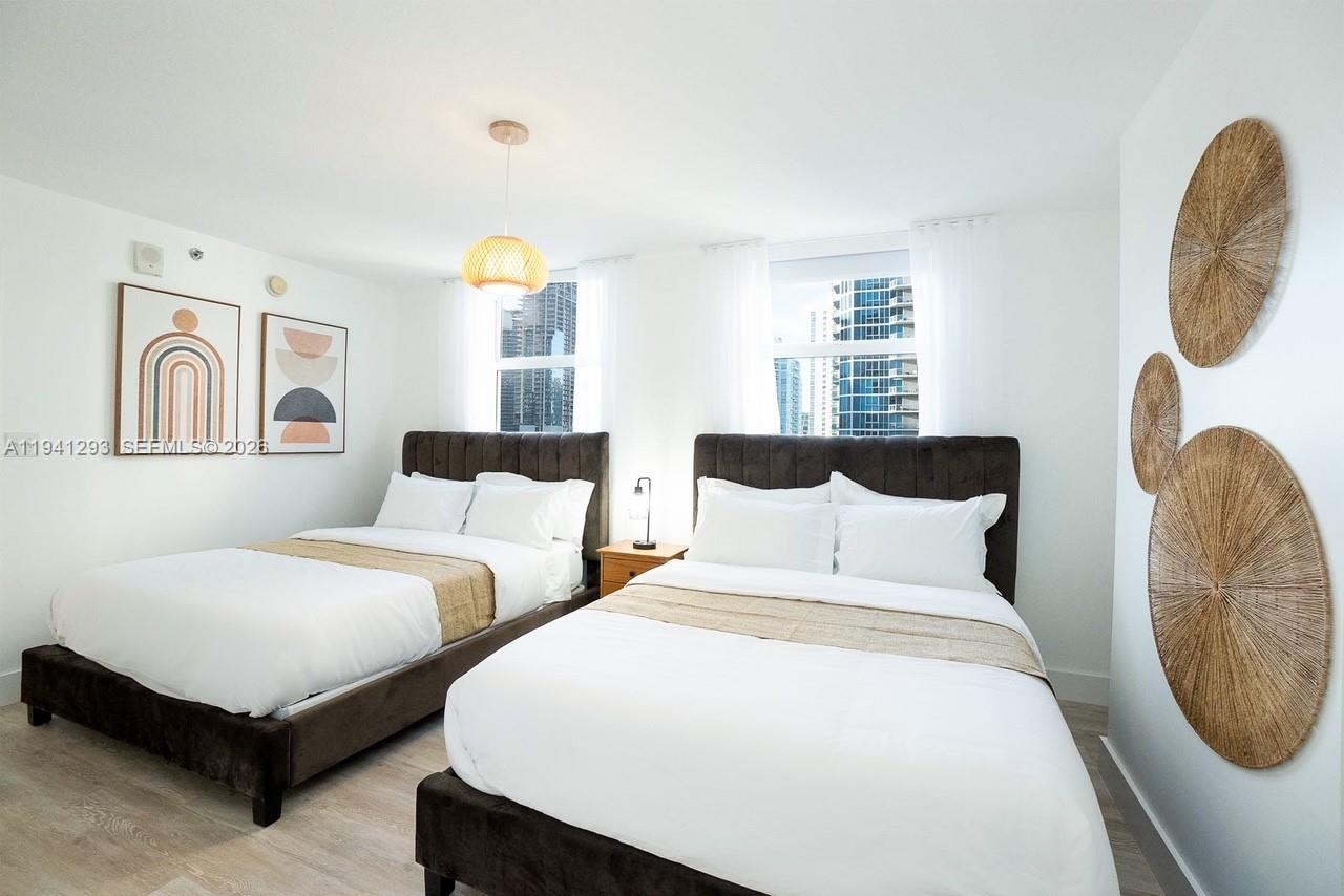 1200 Brickell Bay Dr #3524, Miami FL 33131