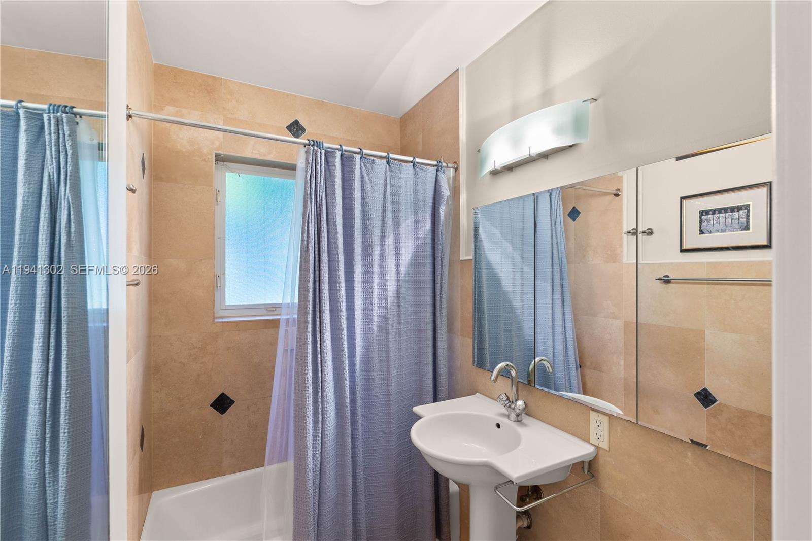 5343 Orduna Dr, Coral Gables FL 33146