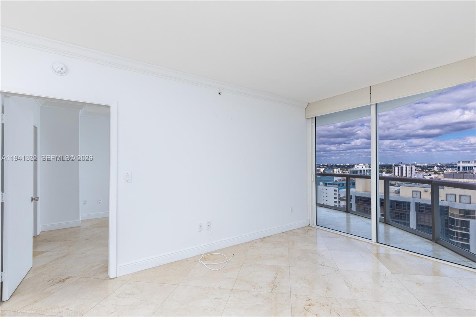 6365 Collins Ave #2211, Miami Beach FL 33141
