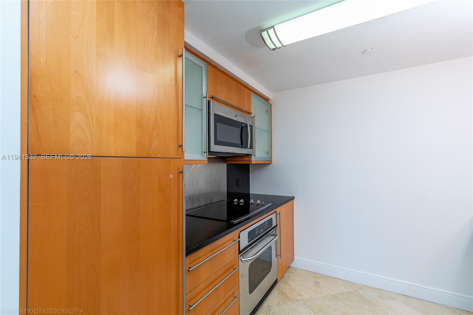 6365 Collins Ave #2211, Miami Beach FL 33141