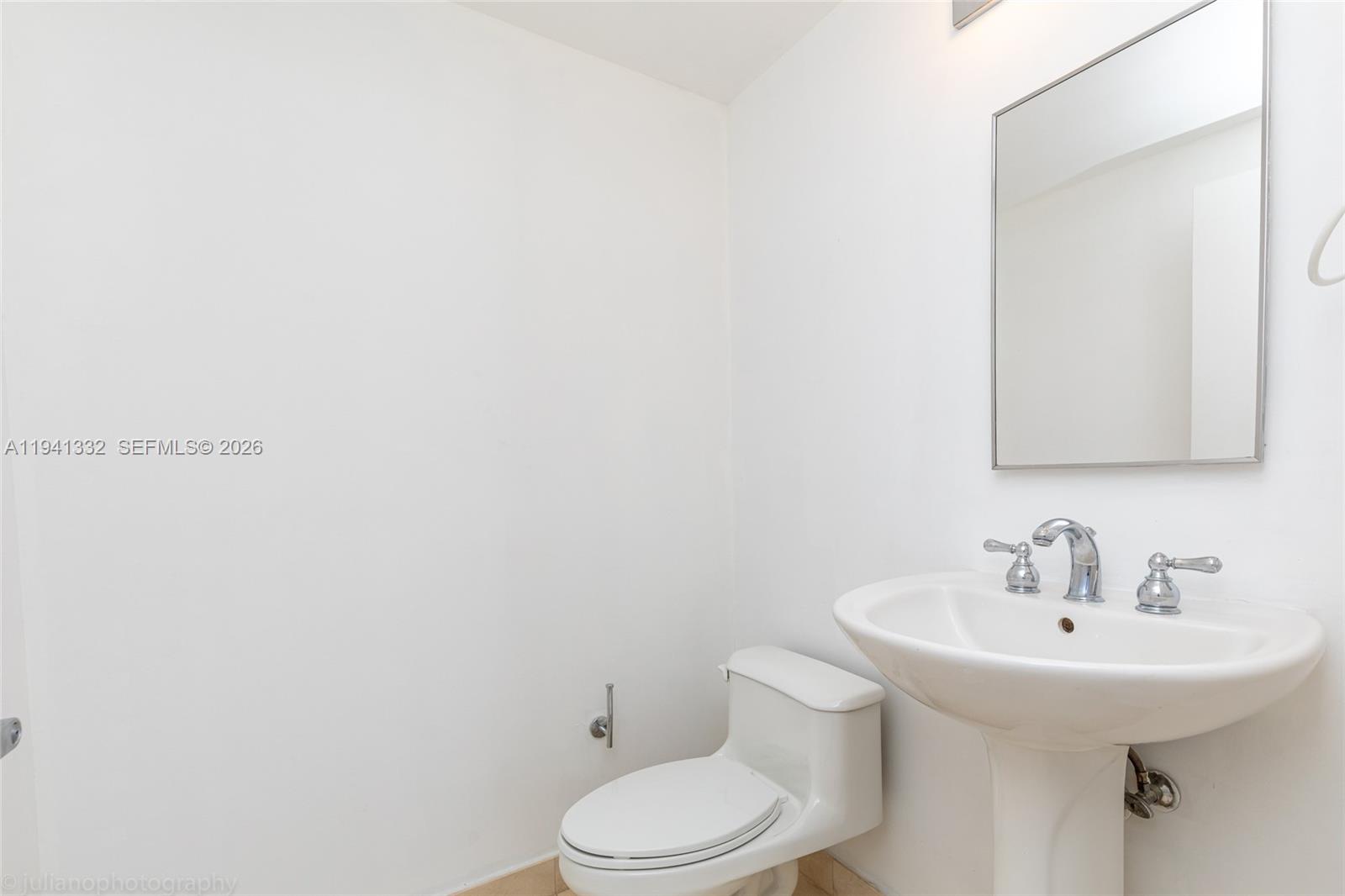 6365 Collins Ave #2211, Miami Beach FL 33141