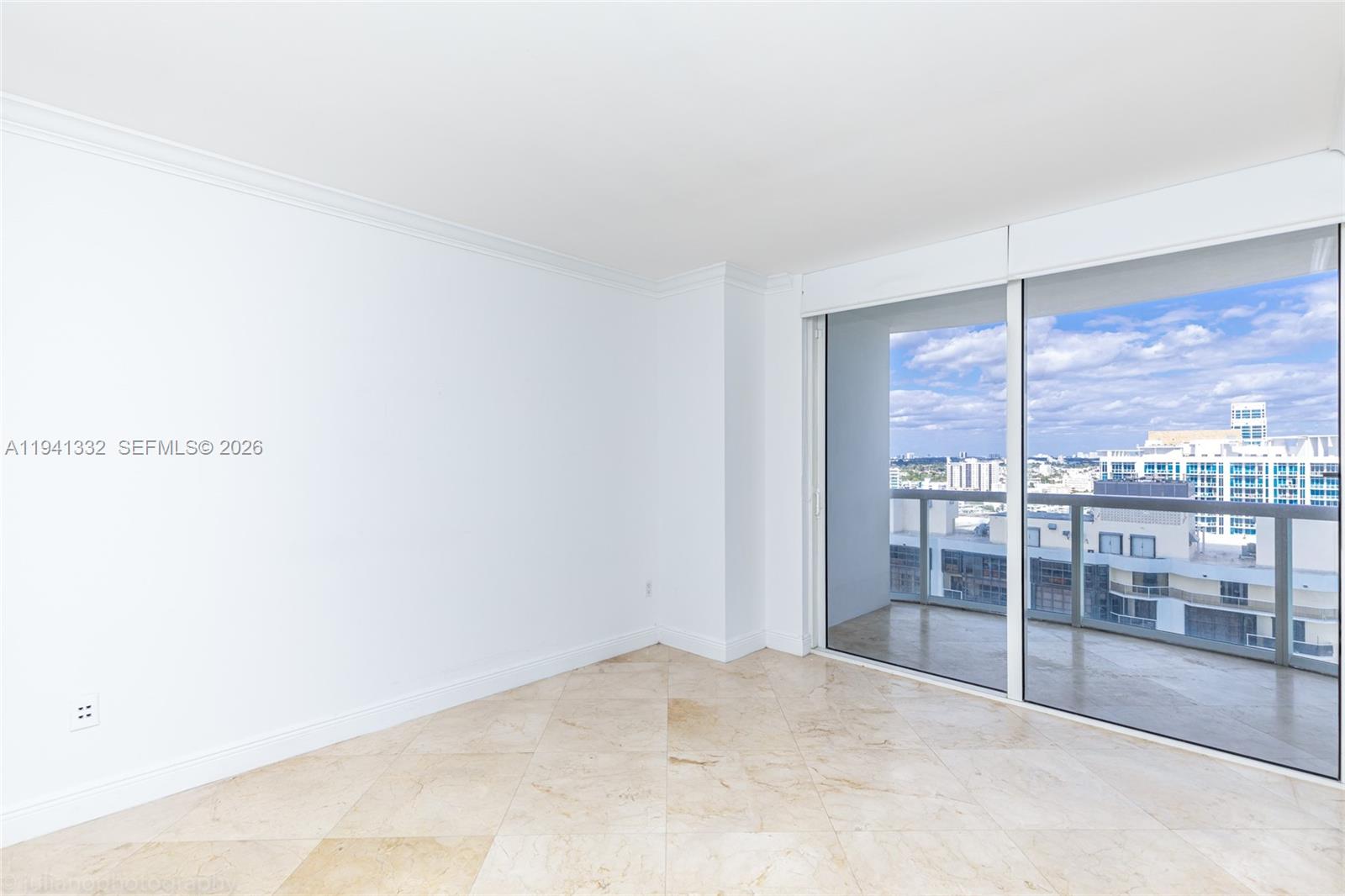 6365 Collins Ave #2211, Miami Beach FL 33141