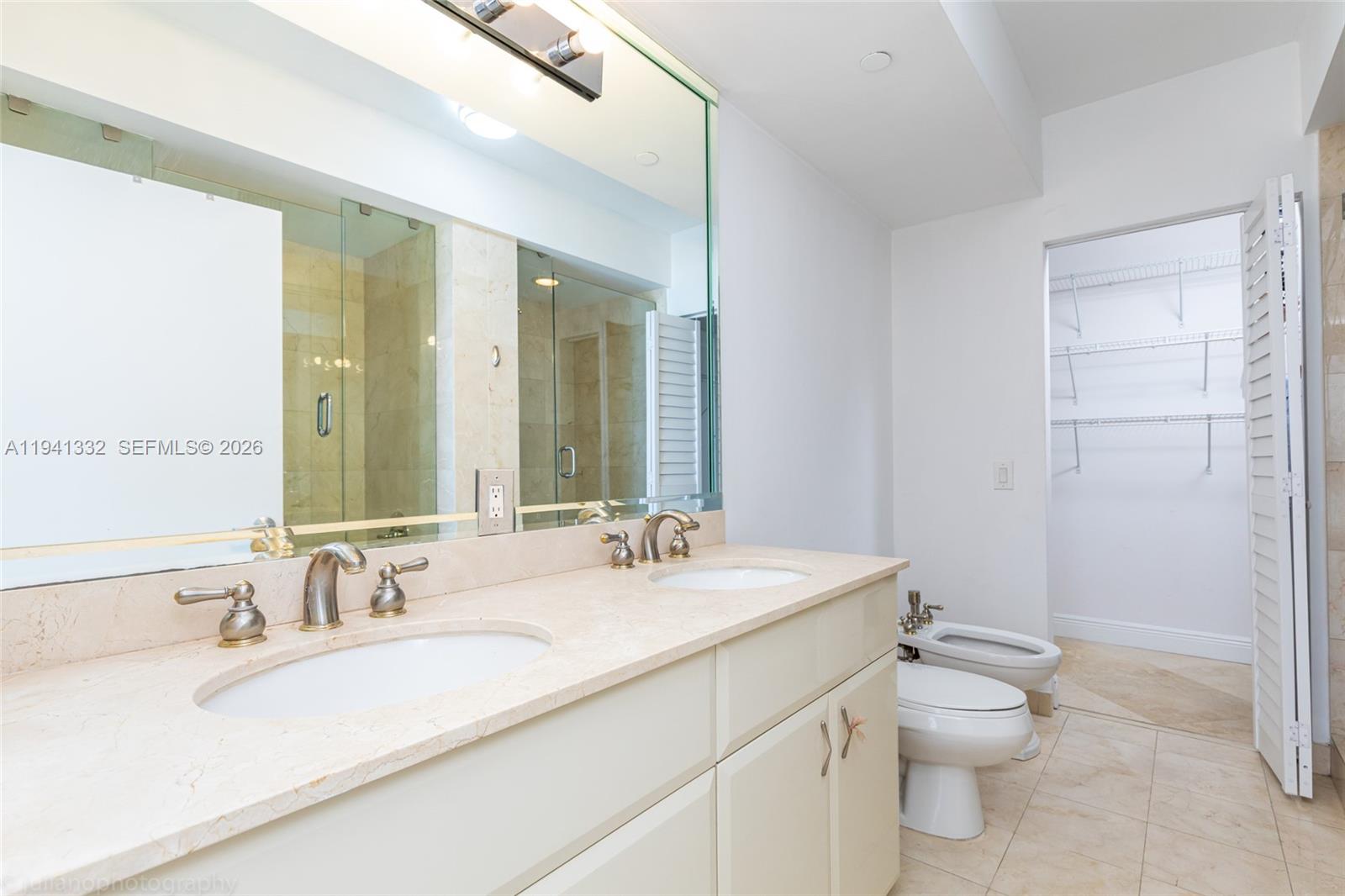 6365 Collins Ave #2211, Miami Beach FL 33141