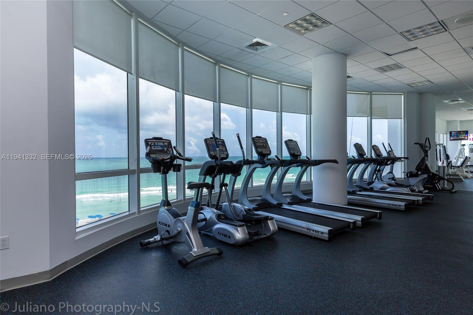 6365 Collins Ave #2211, Miami Beach FL 33141