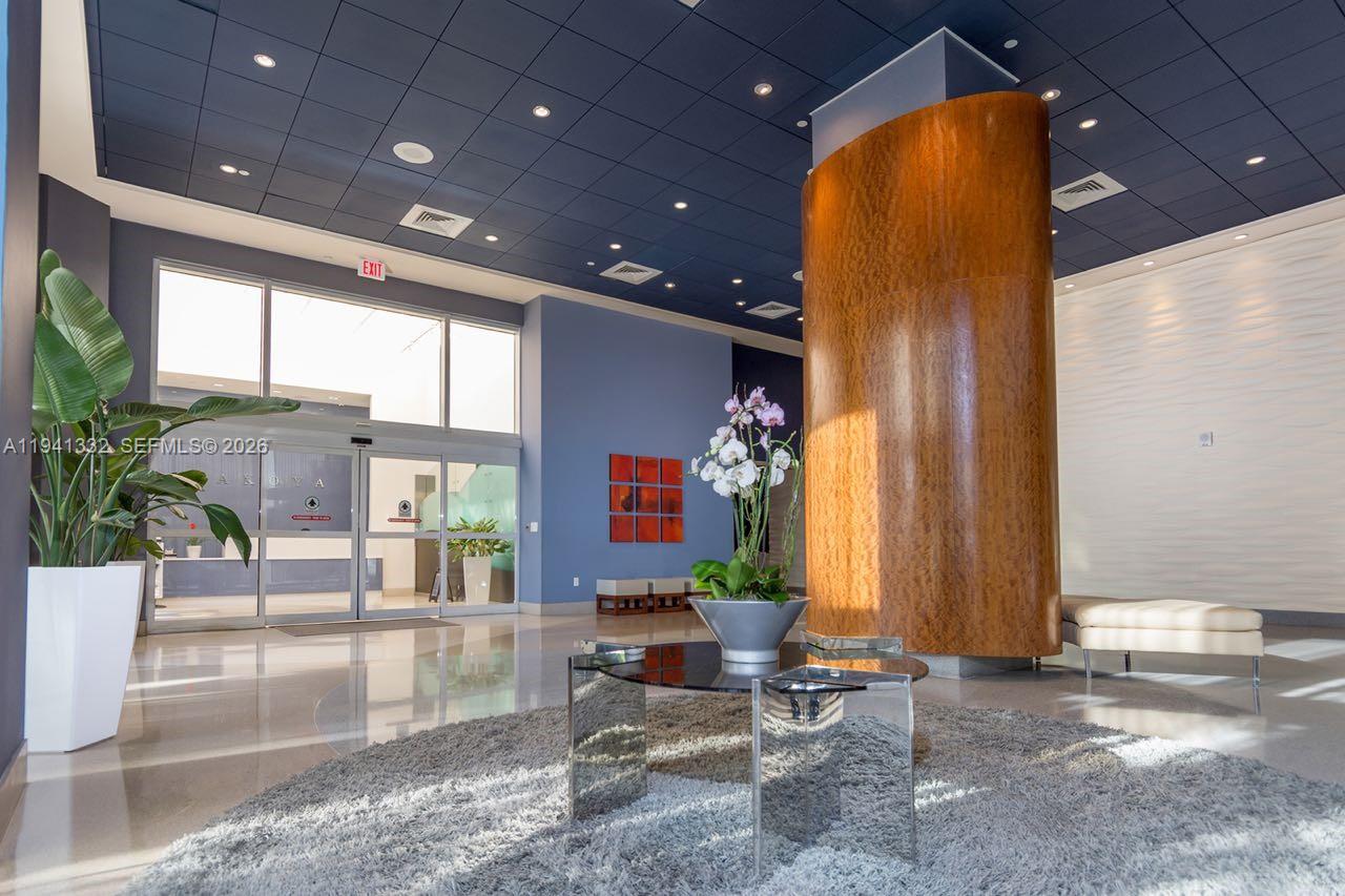 6365 Collins Ave #2211, Miami Beach FL 33141