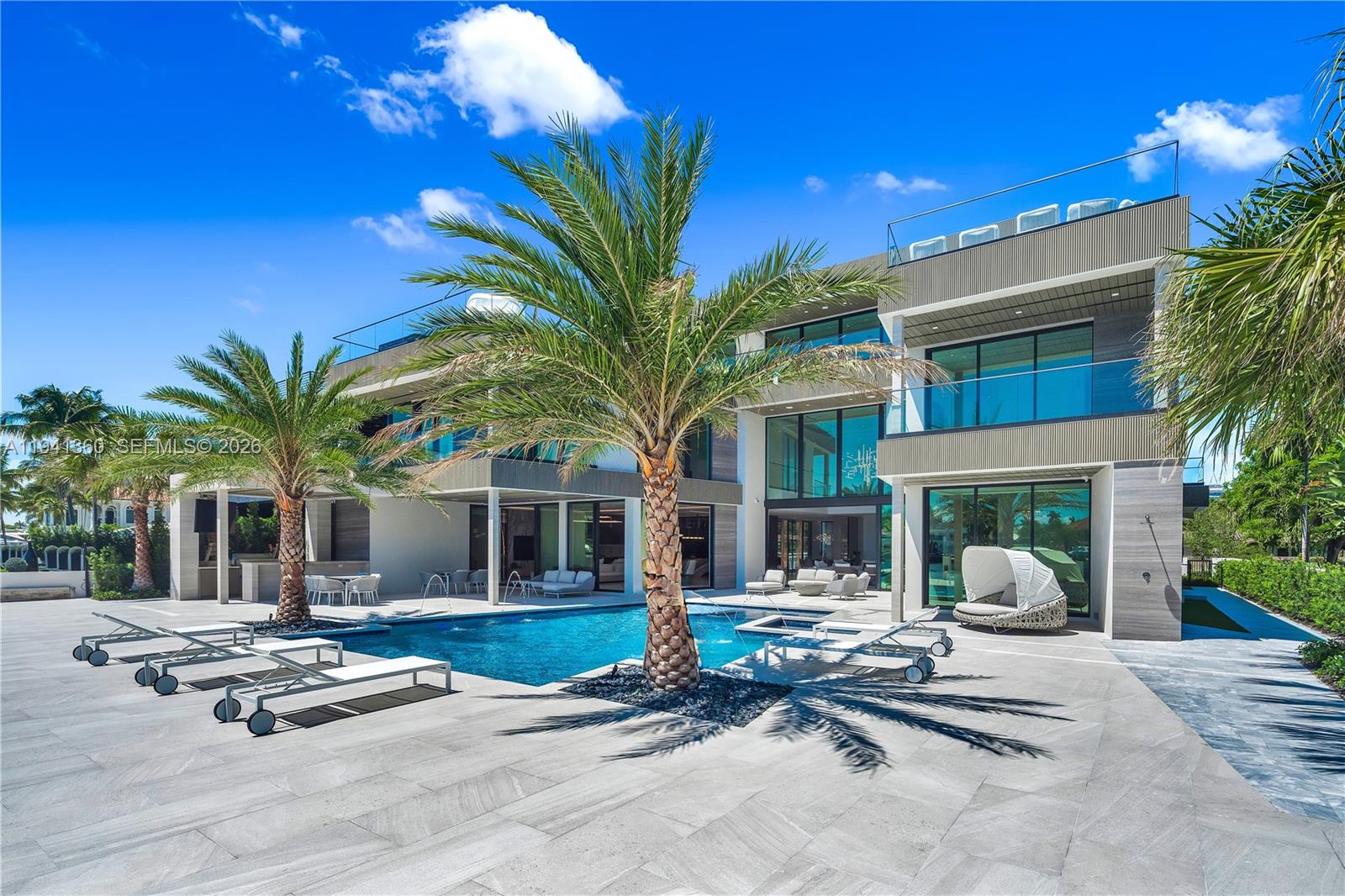 725 Middle River Dr, Fort Lauderdale FL 33304