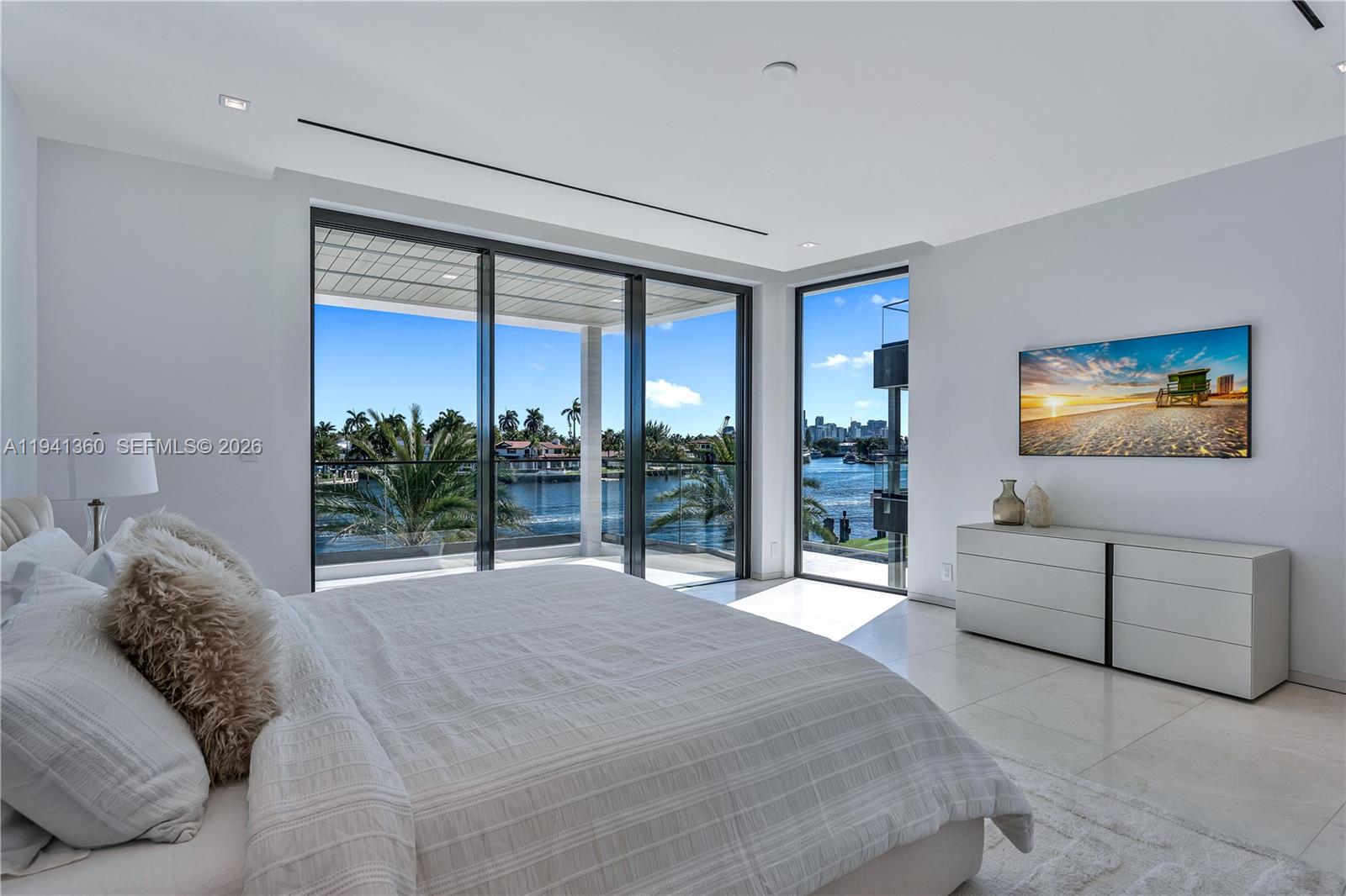 725 Middle River Dr, Fort Lauderdale FL 33304