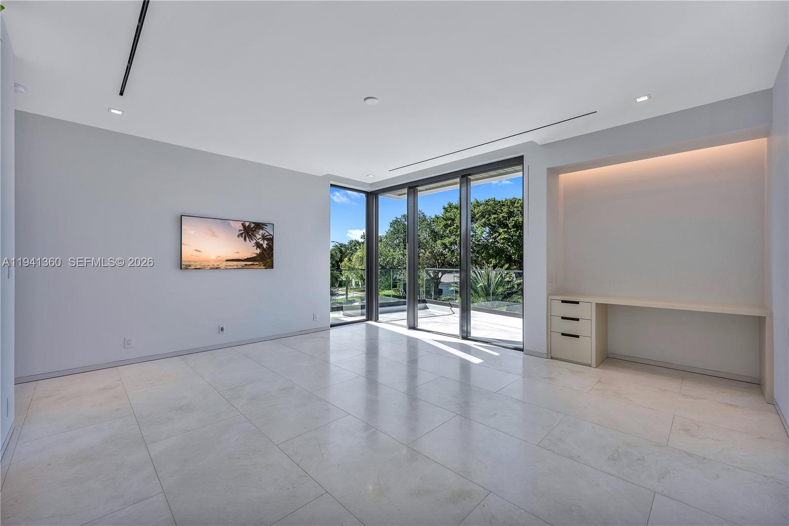 725 Middle River Dr, Fort Lauderdale FL 33304