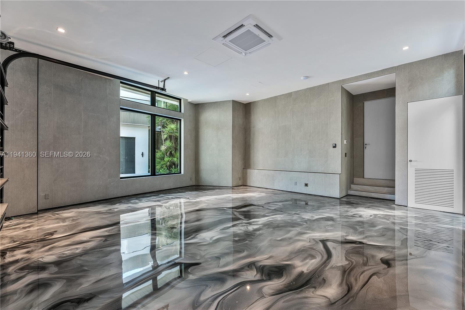 725 Middle River Dr, Fort Lauderdale FL 33304