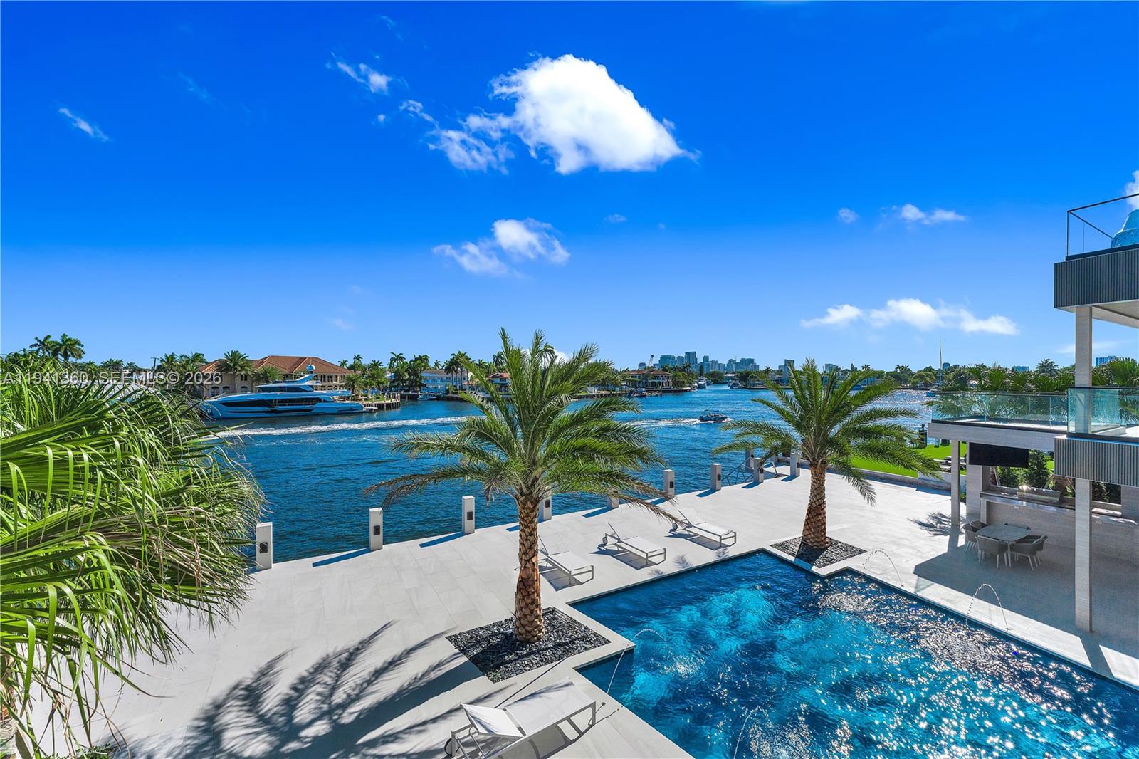725 Middle River Dr, Fort Lauderdale FL 33304