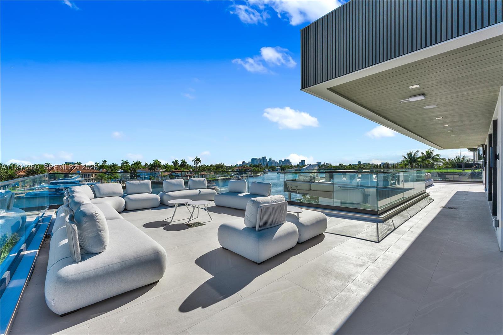 725 Middle River Dr, Fort Lauderdale FL 33304