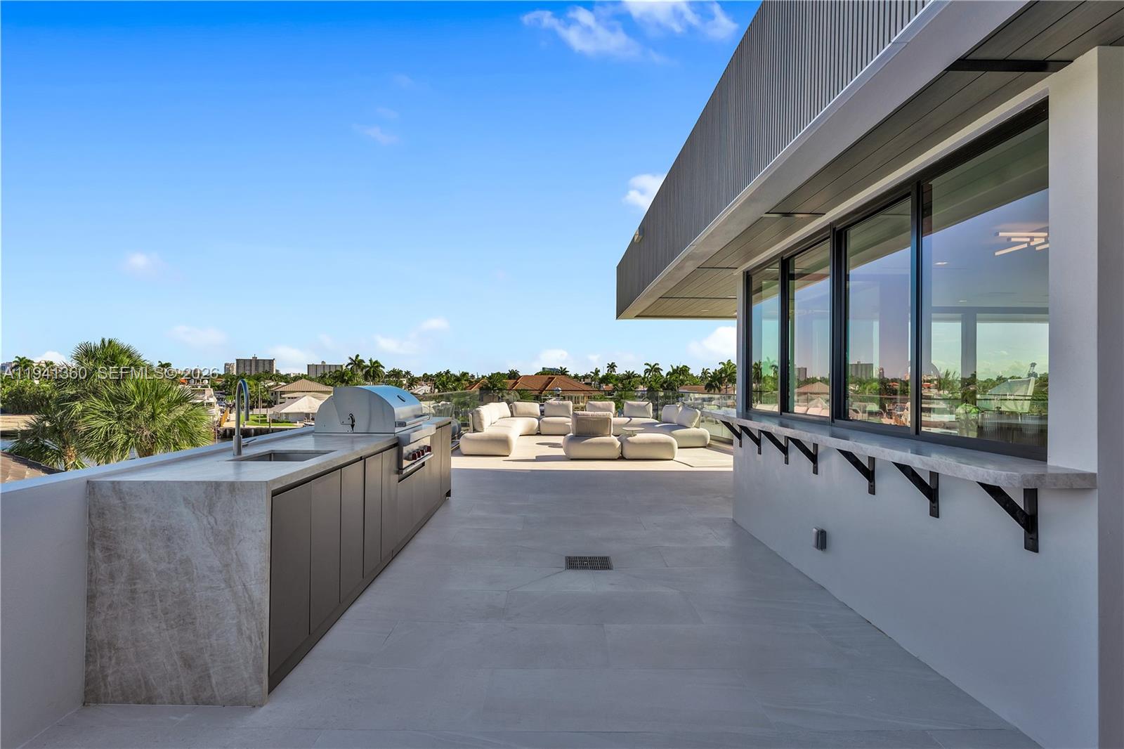 725 Middle River Dr, Fort Lauderdale FL 33304