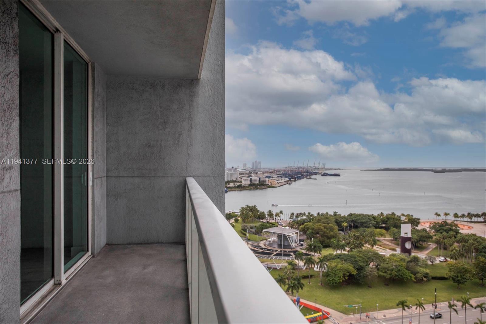 244 Biscayne Blvd #2107, Miami FL 33132