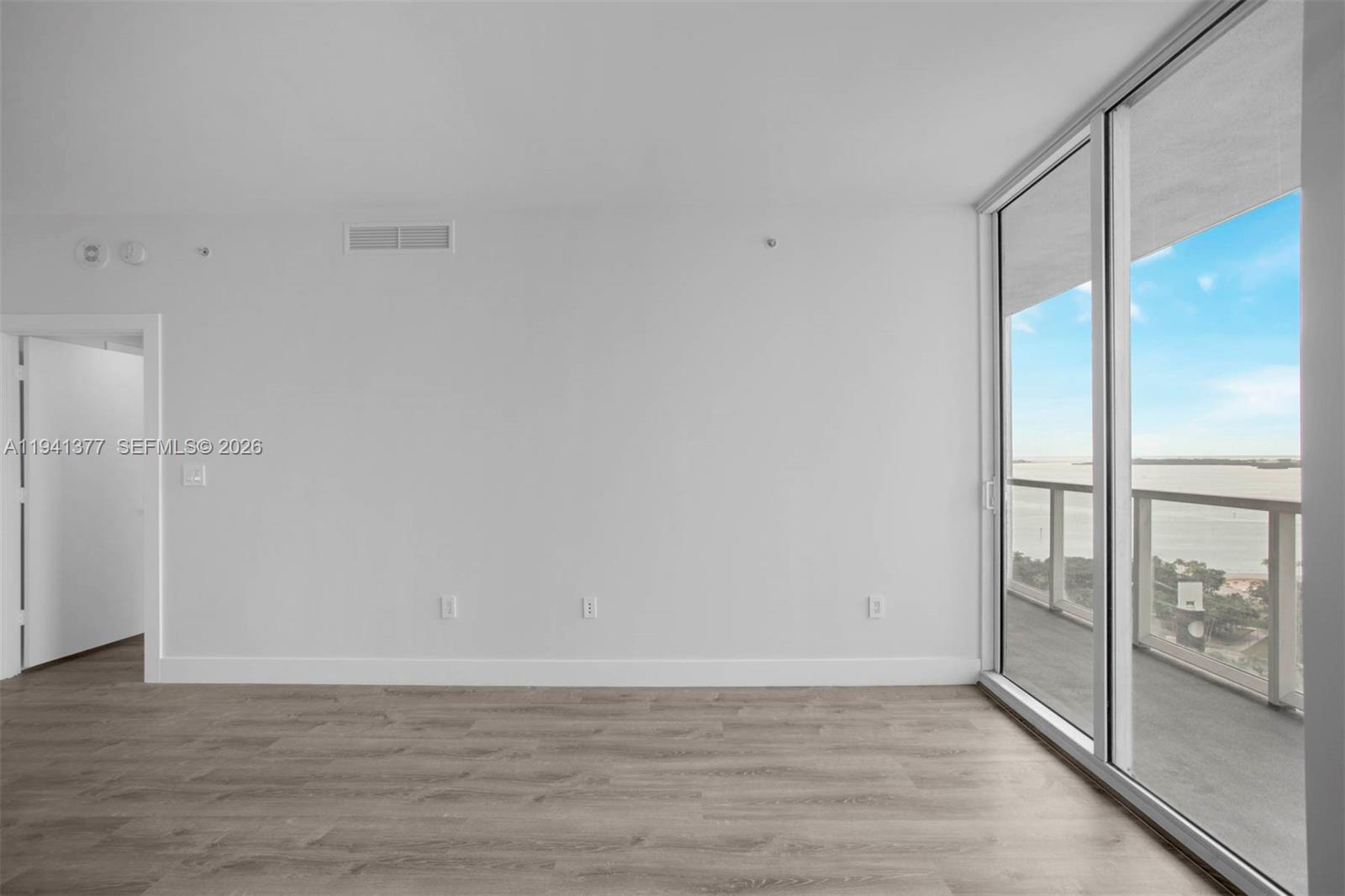 244 Biscayne Blvd #2107, Miami FL 33132