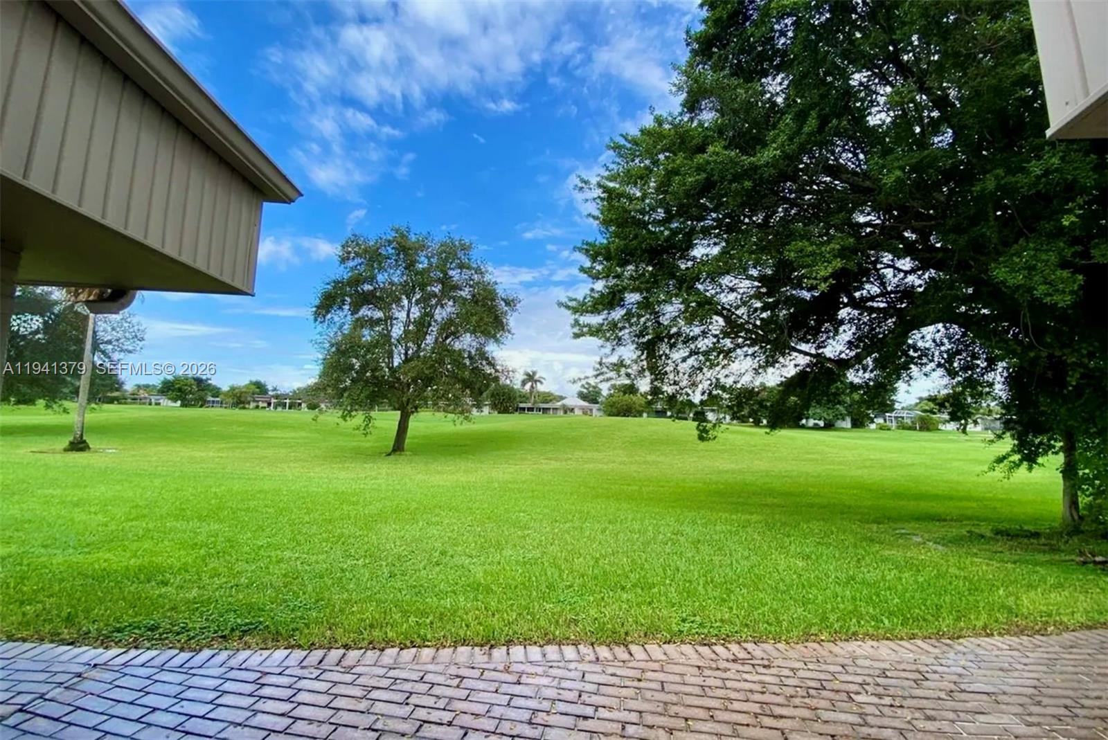 6105 Royal Poinciana Ln, Tamarac FL 33319