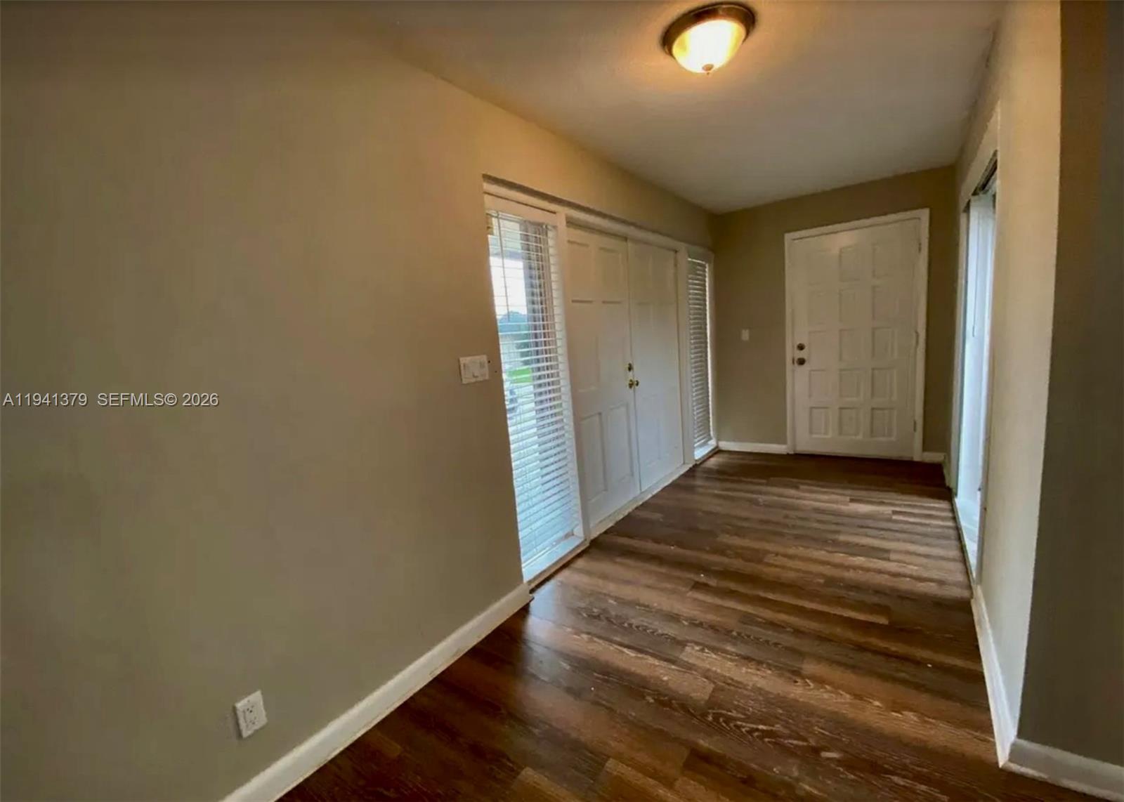 6105 Royal Poinciana Ln, Tamarac FL 33319