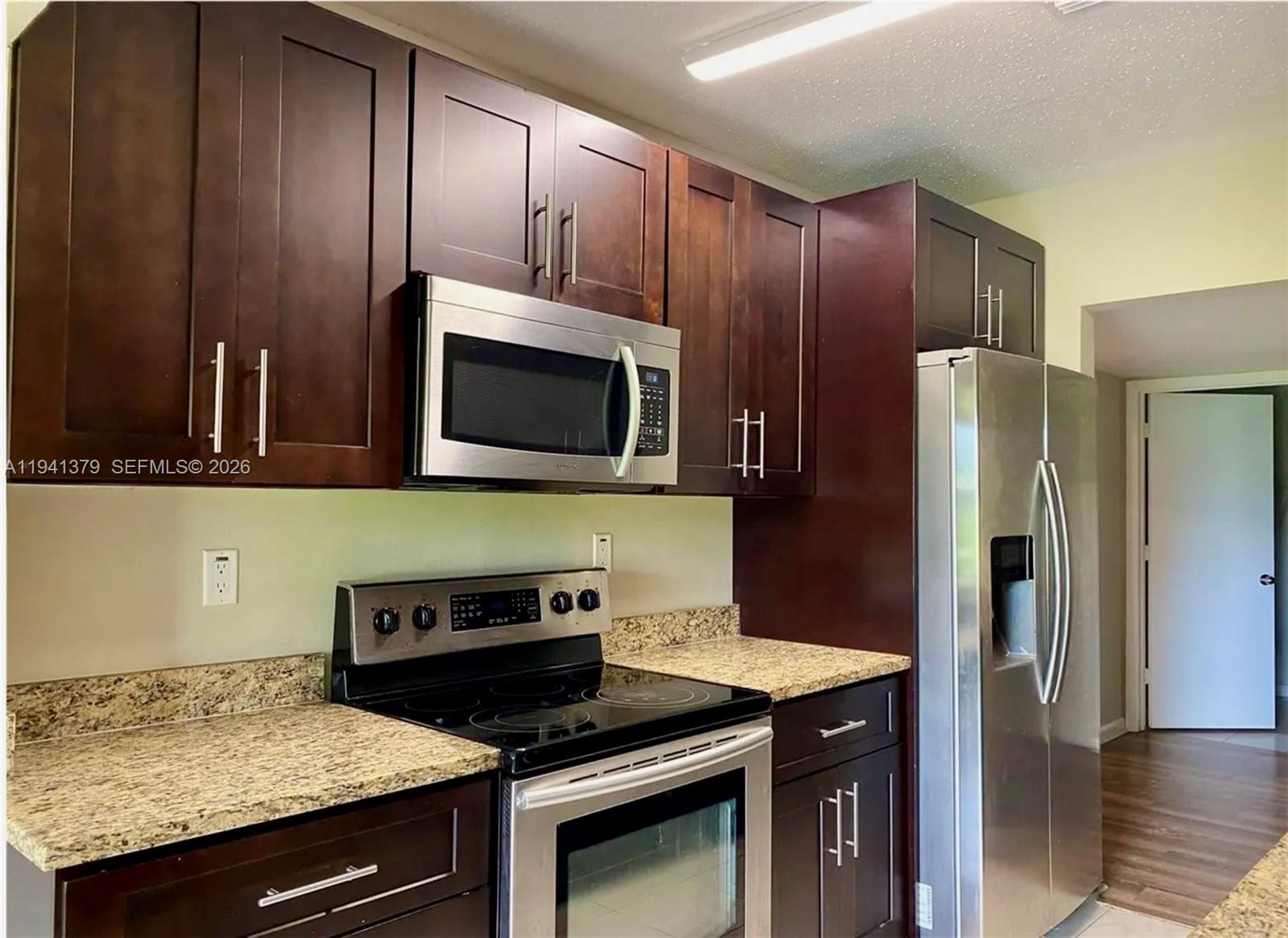 6105 Royal Poinciana Ln, Tamarac FL 33319