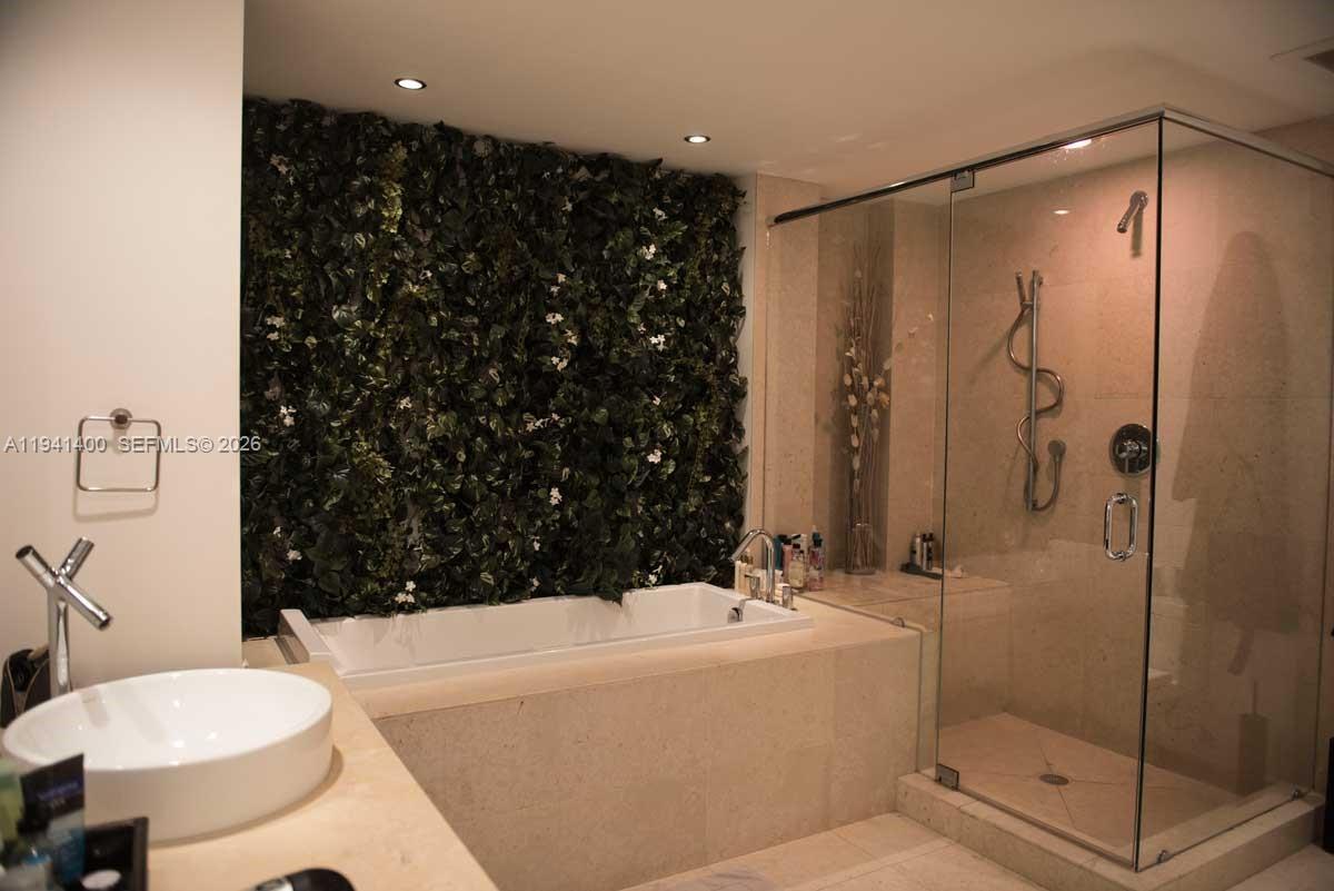 495 Brickell Ave #3805, Miami FL 33131