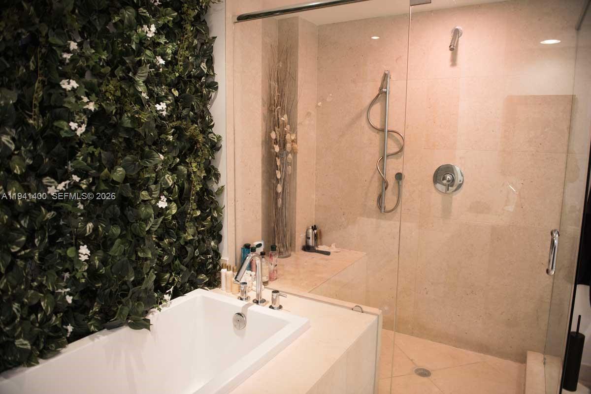 495 Brickell Ave #3805, Miami FL 33131