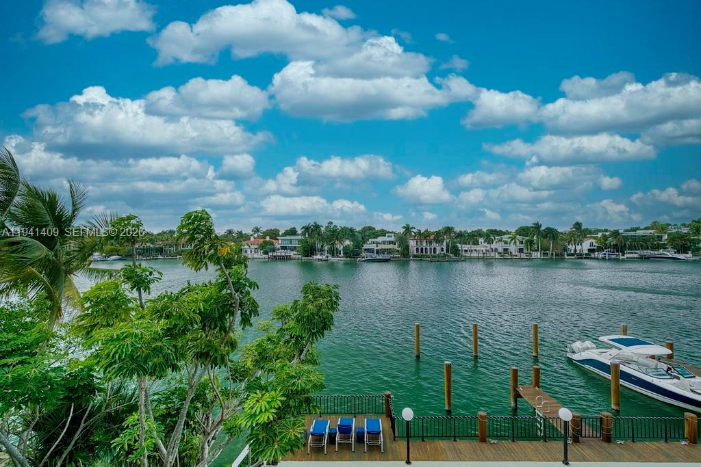 Miami Beach FL 33140 - A11941409